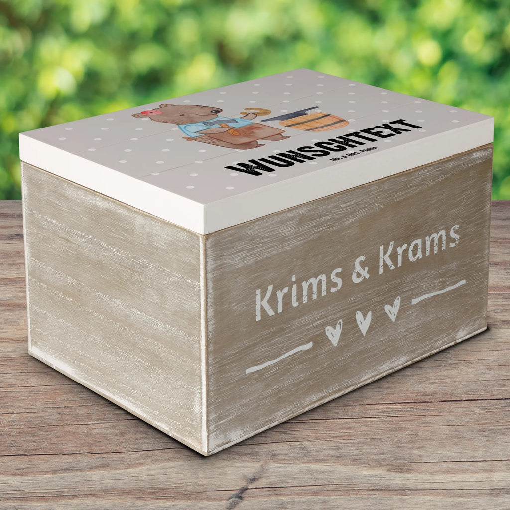 Personalisierte Holzkiste Schmiedin Herz Holzkiste mit Namen, Kiste mit Namen, Schatzkiste mit Namen, Truhe mit Namen, Schatulle mit Namen, Erinnerungsbox mit Namen, Erinnerungskiste, mit Namen, Dekokiste mit Namen, Aufbewahrungsbox mit Namen, Holzkiste Personalisiert, Kiste Personalisiert, Schatzkiste Personalisiert, Truhe Personalisiert, Schatulle Personalisiert, Erinnerungsbox Personalisiert, Erinnerungskiste Personalisiert, Dekokiste Personalisiert, Aufbewahrungsbox Personalisiert, Geschenkbox personalisiert, GEschenkdose personalisiert, Beruf, Ausbildung, Jubiläum, Abschied, Rente, Kollege, Kollegin, Geschenk, Schenken, Arbeitskollege, Mitarbeiter, Firma, Danke, Dankeschön