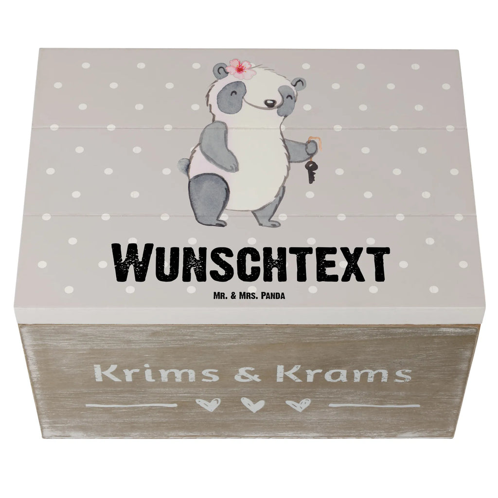 Personalisierte Holzkiste Vermieterin Herz Holzkiste mit Namen, Kiste mit Namen, Schatzkiste mit Namen, Truhe mit Namen, Schatulle mit Namen, Erinnerungsbox mit Namen, Erinnerungskiste, mit Namen, Dekokiste mit Namen, Aufbewahrungsbox mit Namen, Holzkiste Personalisiert, Kiste Personalisiert, Schatzkiste Personalisiert, Truhe Personalisiert, Schatulle Personalisiert, Erinnerungsbox Personalisiert, Erinnerungskiste Personalisiert, Dekokiste Personalisiert, Aufbewahrungsbox Personalisiert, Geschenkbox personalisiert, GEschenkdose personalisiert, Beruf, Ausbildung, Jubiläum, Abschied, Rente, Kollege, Kollegin, Geschenk, Schenken, Arbeitskollege, Mitarbeiter, Firma, Danke, Dankeschön