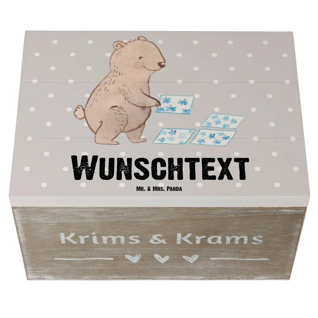 Personalisierte Holzkiste Fliesenleger Herz Holzkiste mit Namen, Kiste mit Namen, Schatzkiste mit Namen, Truhe mit Namen, Schatulle mit Namen, Erinnerungsbox mit Namen, Erinnerungskiste, mit Namen, Dekokiste mit Namen, Aufbewahrungsbox mit Namen, Holzkiste Personalisiert, Kiste Personalisiert, Schatzkiste Personalisiert, Truhe Personalisiert, Schatulle Personalisiert, Erinnerungsbox Personalisiert, Erinnerungskiste Personalisiert, Dekokiste Personalisiert, Aufbewahrungsbox Personalisiert, Geschenkbox personalisiert, GEschenkdose personalisiert, Beruf, Ausbildung, Jubiläum, Abschied, Rente, Kollege, Kollegin, Geschenk, Schenken, Arbeitskollege, Mitarbeiter, Firma, Danke, Dankeschön, Fliesenleger, Gesellenprüfung, Fliesenlegermeister, Fliesenlegerbetrieb, Fliesenfachhandel, Handwerk