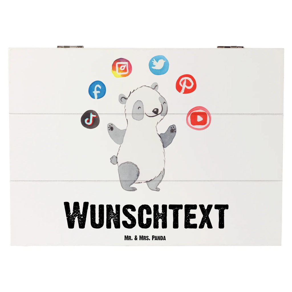 Personalisierte Holzkiste Social Media Manager Herz Holzkiste mit Namen, Kiste mit Namen, Schatzkiste mit Namen, Truhe mit Namen, Schatulle mit Namen, Erinnerungsbox mit Namen, Erinnerungskiste, mit Namen, Dekokiste mit Namen, Aufbewahrungsbox mit Namen, Holzkiste Personalisiert, Kiste Personalisiert, Schatzkiste Personalisiert, Truhe Personalisiert, Schatulle Personalisiert, Erinnerungsbox Personalisiert, Erinnerungskiste Personalisiert, Dekokiste Personalisiert, Aufbewahrungsbox Personalisiert, Geschenkbox personalisiert, GEschenkdose personalisiert, Beruf, Ausbildung, Jubiläum, Abschied, Rente, Kollege, Kollegin, Geschenk, Schenken, Arbeitskollege, Mitarbeiter, Firma, Danke, Dankeschön