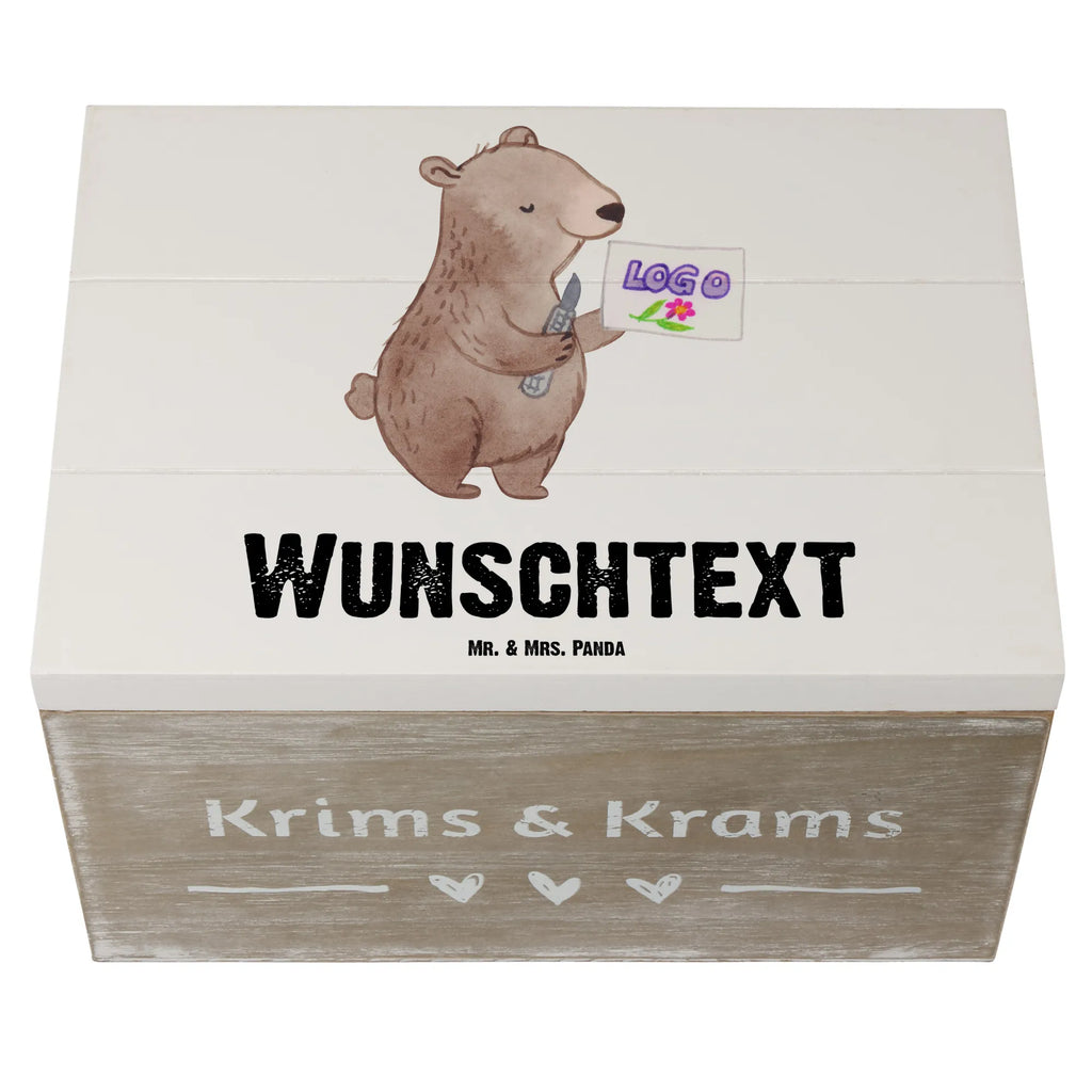 Personalisierte Holzkiste Werbetechniker mit Herz Holzkiste mit Namen, Kiste mit Namen, Schatzkiste mit Namen, Truhe mit Namen, Schatulle mit Namen, Erinnerungsbox mit Namen, Erinnerungskiste, mit Namen, Dekokiste mit Namen, Aufbewahrungsbox mit Namen, Holzkiste Personalisiert, Kiste Personalisiert, Schatzkiste Personalisiert, Truhe Personalisiert, Schatulle Personalisiert, Erinnerungsbox Personalisiert, Erinnerungskiste Personalisiert, Dekokiste Personalisiert, Aufbewahrungsbox Personalisiert, Geschenkbox personalisiert, GEschenkdose personalisiert, Beruf, Ausbildung, Jubiläum, Abschied, Rente, Kollege, Kollegin, Geschenk, Schenken, Arbeitskollege, Mitarbeiter, Firma, Danke, Dankeschön