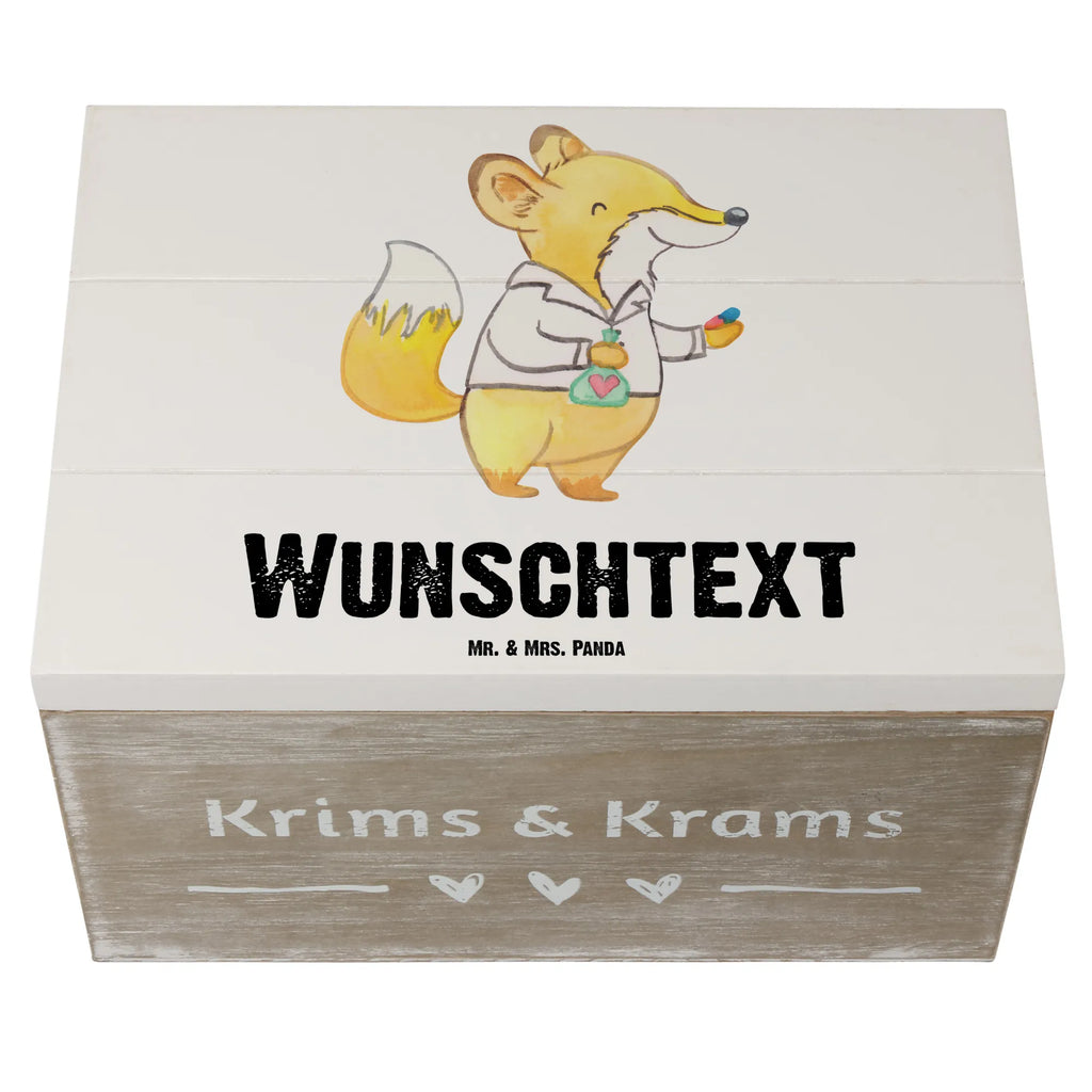 Personalisierte Holzkiste Apotheker Herz Holzkiste mit Namen, Kiste mit Namen, Schatzkiste mit Namen, Truhe mit Namen, Schatulle mit Namen, Erinnerungsbox mit Namen, Erinnerungskiste, mit Namen, Dekokiste mit Namen, Aufbewahrungsbox mit Namen, Holzkiste Personalisiert, Kiste Personalisiert, Schatzkiste Personalisiert, Truhe Personalisiert, Schatulle Personalisiert, Erinnerungsbox Personalisiert, Erinnerungskiste Personalisiert, Dekokiste Personalisiert, Aufbewahrungsbox Personalisiert, Geschenkbox personalisiert, GEschenkdose personalisiert, Beruf, Ausbildung, Jubiläum, Abschied, Rente, Kollege, Kollegin, Geschenk, Schenken, Arbeitskollege, Mitarbeiter, Firma, Danke, Dankeschön, Apotheker, Pharmazie, Staatsexamen, Approbation, Eröffnung Apotheke