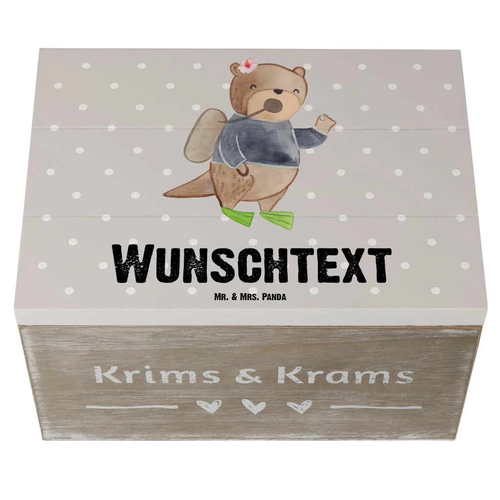 Personalisierte Holzkiste Taucherin Herz Holzkiste mit Namen, Kiste mit Namen, Schatzkiste mit Namen, Truhe mit Namen, Schatulle mit Namen, Erinnerungsbox mit Namen, Erinnerungskiste, mit Namen, Dekokiste mit Namen, Aufbewahrungsbox mit Namen, Holzkiste Personalisiert, Kiste Personalisiert, Schatzkiste Personalisiert, Truhe Personalisiert, Schatulle Personalisiert, Erinnerungsbox Personalisiert, Erinnerungskiste Personalisiert, Dekokiste Personalisiert, Aufbewahrungsbox Personalisiert, Geschenkbox personalisiert, GEschenkdose personalisiert, Beruf, Ausbildung, Jubiläum, Abschied, Rente, Kollege, Kollegin, Geschenk, Schenken, Arbeitskollege, Mitarbeiter, Firma, Danke, Dankeschön