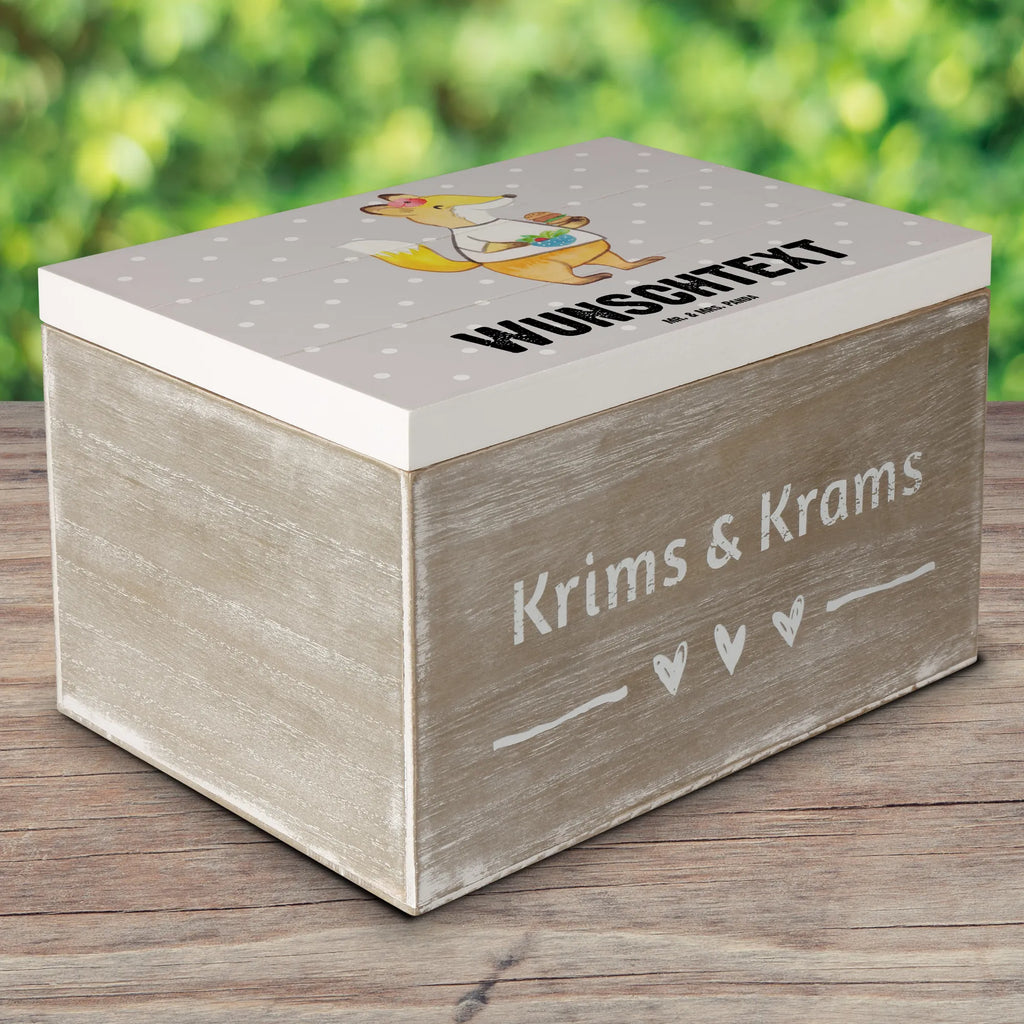 Personalisierte Holzkiste Systemgastronomin Herz Holzkiste mit Namen, Kiste mit Namen, Schatzkiste mit Namen, Truhe mit Namen, Schatulle mit Namen, Erinnerungsbox mit Namen, Erinnerungskiste, mit Namen, Dekokiste mit Namen, Aufbewahrungsbox mit Namen, Holzkiste Personalisiert, Kiste Personalisiert, Schatzkiste Personalisiert, Truhe Personalisiert, Schatulle Personalisiert, Erinnerungsbox Personalisiert, Erinnerungskiste Personalisiert, Dekokiste Personalisiert, Aufbewahrungsbox Personalisiert, Geschenkbox personalisiert, GEschenkdose personalisiert, Beruf, Ausbildung, Jubiläum, Abschied, Rente, Kollege, Kollegin, Geschenk, Schenken, Arbeitskollege, Mitarbeiter, Firma, Danke, Dankeschön