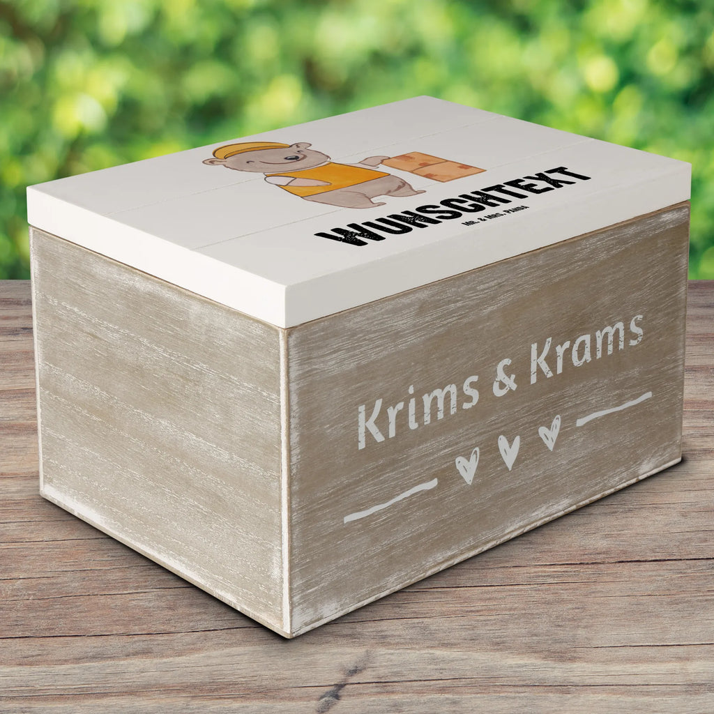 Personalisierte Holzkiste Möbelpackerin Herz Holzkiste mit Namen, Kiste mit Namen, Schatzkiste mit Namen, Truhe mit Namen, Schatulle mit Namen, Erinnerungsbox mit Namen, Erinnerungskiste, mit Namen, Dekokiste mit Namen, Aufbewahrungsbox mit Namen, Holzkiste Personalisiert, Kiste Personalisiert, Schatzkiste Personalisiert, Truhe Personalisiert, Schatulle Personalisiert, Erinnerungsbox Personalisiert, Erinnerungskiste Personalisiert, Dekokiste Personalisiert, Aufbewahrungsbox Personalisiert, Geschenkbox personalisiert, GEschenkdose personalisiert, Beruf, Ausbildung, Jubiläum, Abschied, Rente, Kollege, Kollegin, Geschenk, Schenken, Arbeitskollege, Mitarbeiter, Firma, Danke, Dankeschön, Möbelpackerin, Umzugshelferin, Umzugsfirma, Umzugsservice