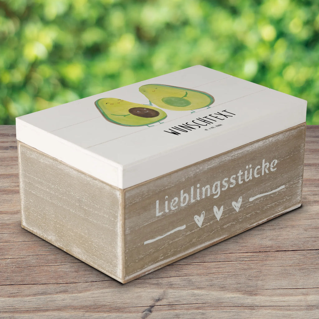 Personalisierte Holzkiste Avocado Pärchen Holzkiste mit Namen, Kiste mit Namen, Schatzkiste mit Namen, Truhe mit Namen, Schatulle mit Namen, Erinnerungsbox mit Namen, Erinnerungskiste, mit Namen, Dekokiste mit Namen, Aufbewahrungsbox mit Namen, Holzkiste Personalisiert, Kiste Personalisiert, Schatzkiste Personalisiert, Truhe Personalisiert, Schatulle Personalisiert, Erinnerungsbox Personalisiert, Erinnerungskiste Personalisiert, Dekokiste Personalisiert, Aufbewahrungsbox Personalisiert, Geschenkbox personalisiert, GEschenkdose personalisiert, Avocado, Veggie, Vegan, Gesund, Avocuddle, Liebe, Schwangerschaft, Familie, Babyshower, Babyparty, Hochzeit, Kinder, Avocados, Geburt