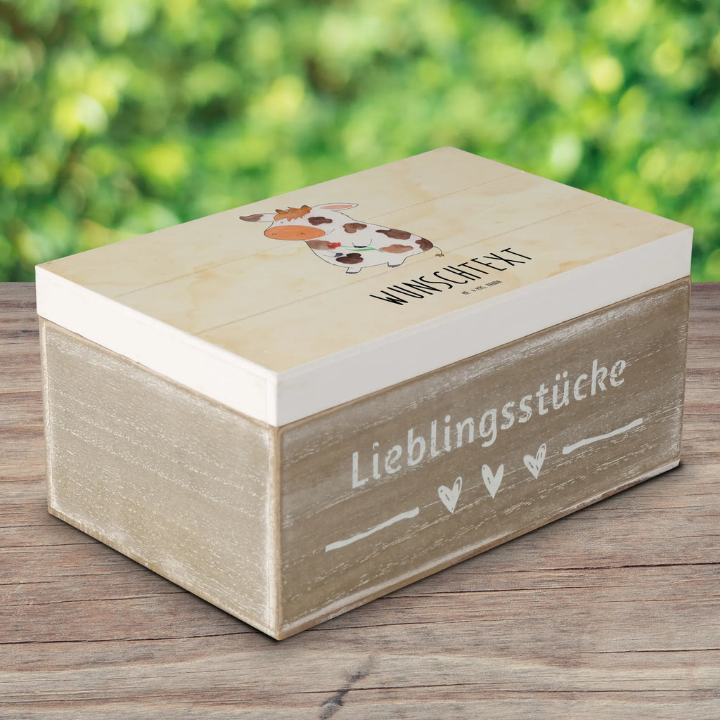 Personalisierte Holzkiste Kuh Holzkiste mit Namen, Kiste mit Namen, Schatzkiste mit Namen, Truhe mit Namen, Schatulle mit Namen, Erinnerungsbox mit Namen, Erinnerungskiste, mit Namen, Dekokiste mit Namen, Aufbewahrungsbox mit Namen, Holzkiste Personalisiert, Kiste Personalisiert, Schatzkiste Personalisiert, Truhe Personalisiert, Schatulle Personalisiert, Erinnerungsbox Personalisiert, Erinnerungskiste Personalisiert, Dekokiste Personalisiert, Aufbewahrungsbox Personalisiert, Geschenkbox personalisiert, GEschenkdose personalisiert, Bauernhof, Hoftiere, Landwirt, Landwirtin, Kuh, Kühe, Träume, Flausen, Spruch, Magie, Motivtion, Hof, Milch, Milchkuh