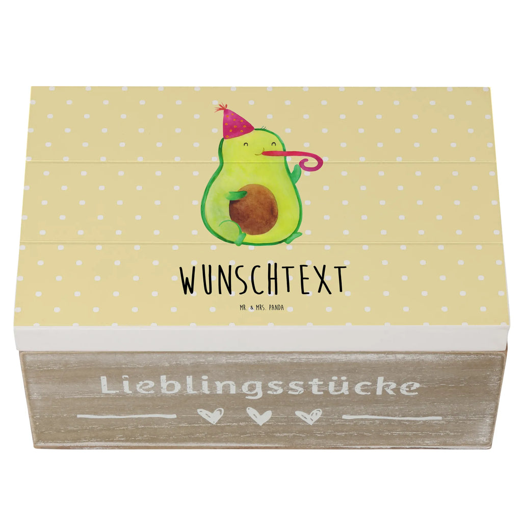 Personalisierte Holzkiste Avocado Feier Holzkiste mit Namen, Kiste mit Namen, Schatzkiste mit Namen, Truhe mit Namen, Schatulle mit Namen, Erinnerungsbox mit Namen, Erinnerungskiste, mit Namen, Dekokiste mit Namen, Aufbewahrungsbox mit Namen, Holzkiste Personalisiert, Kiste Personalisiert, Schatzkiste Personalisiert, Truhe Personalisiert, Schatulle Personalisiert, Erinnerungsbox Personalisiert, Erinnerungskiste Personalisiert, Dekokiste Personalisiert, Aufbewahrungsbox Personalisiert, Geschenkbox personalisiert, GEschenkdose personalisiert, Avocado, Veggie, Vegan, Gesund, Party, Feierlichkeit, Feier, Fete, Geburtstag, Gute Laune, Tröte