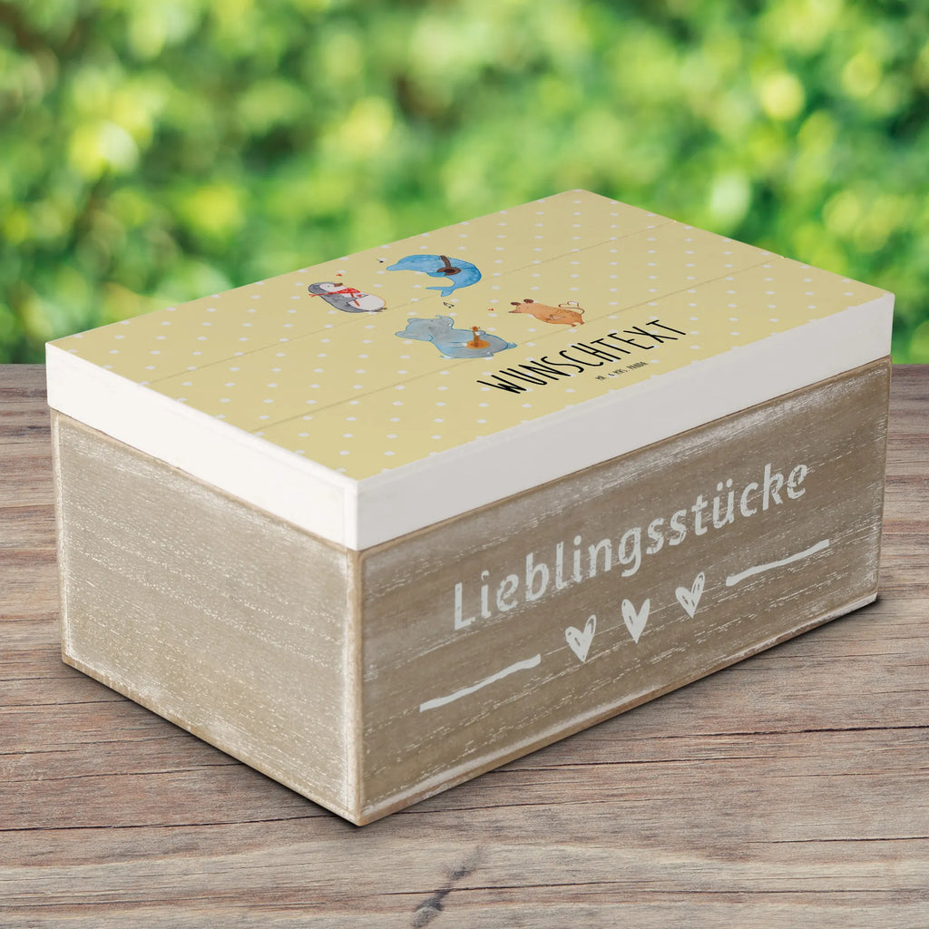 Personalisierte Holzkiste Big Band Holzkiste mit Namen, Kiste mit Namen, Schatzkiste mit Namen, Truhe mit Namen, Schatulle mit Namen, Erinnerungsbox mit Namen, Erinnerungskiste, mit Namen, Dekokiste mit Namen, Aufbewahrungsbox mit Namen, Holzkiste Personalisiert, Kiste Personalisiert, Schatzkiste Personalisiert, Truhe Personalisiert, Schatulle Personalisiert, Erinnerungsbox Personalisiert, Erinnerungskiste Personalisiert, Dekokiste Personalisiert, Aufbewahrungsbox Personalisiert, Geschenkbox personalisiert, GEschenkdose personalisiert, Tiermotive, Gute Laune, lustige Sprüche, Tiere, Hund, Pinguin, Maus, Elefant, Delfin, Gitarre, Band, Triangel, Musikanten, Musik