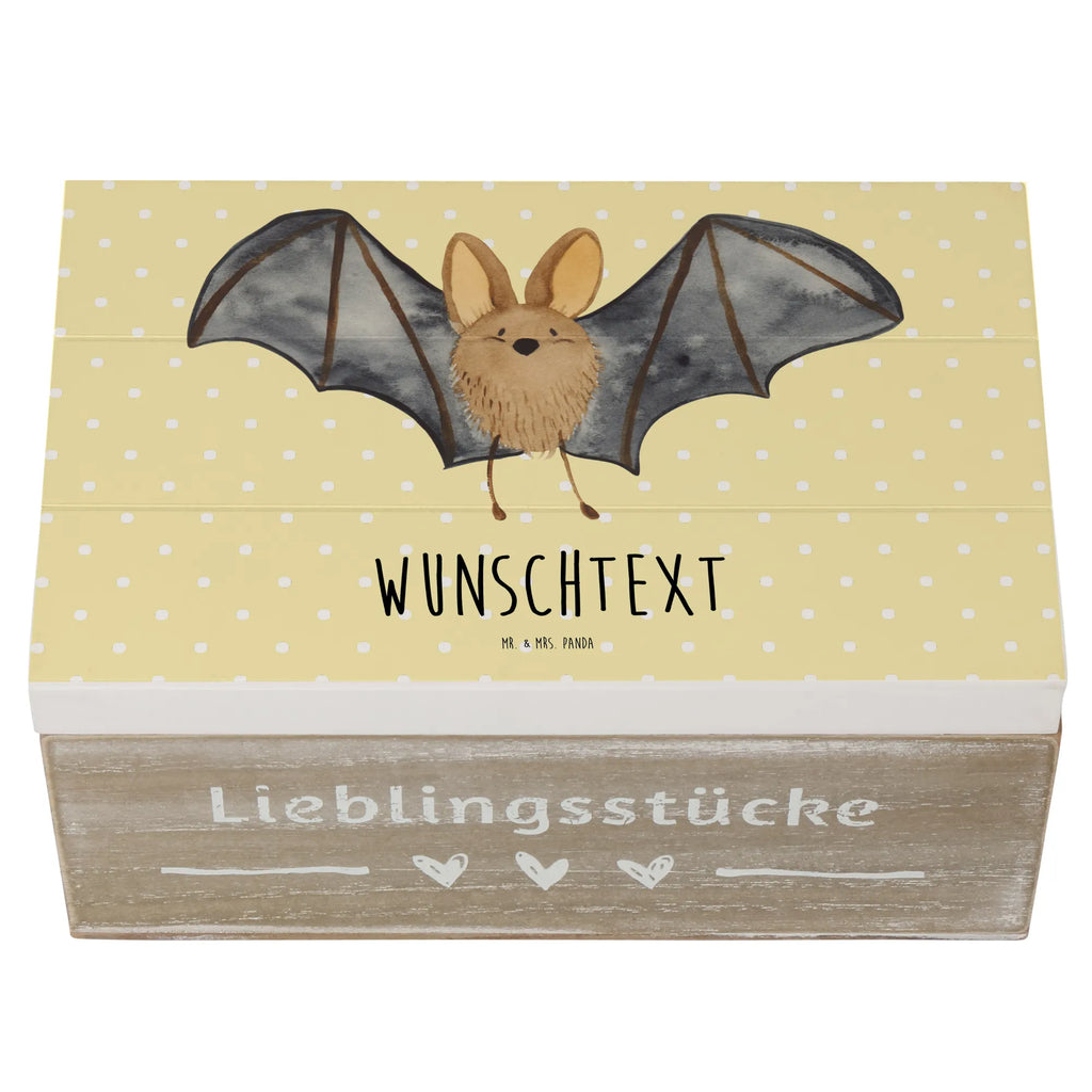 Personalisierte Holzkiste Fledermaus Flügel Holzkiste mit Namen, Kiste mit Namen, Schatzkiste mit Namen, Truhe mit Namen, Schatulle mit Namen, Erinnerungsbox mit Namen, Erinnerungskiste, mit Namen, Dekokiste mit Namen, Aufbewahrungsbox mit Namen, Holzkiste Personalisiert, Kiste Personalisiert, Schatzkiste Personalisiert, Truhe Personalisiert, Schatulle Personalisiert, Erinnerungsbox Personalisiert, Erinnerungskiste Personalisiert, Dekokiste Personalisiert, Aufbewahrungsbox Personalisiert, Geschenkbox personalisiert, GEschenkdose personalisiert, Tiermotive, Gute Laune, lustige Sprüche, Tiere