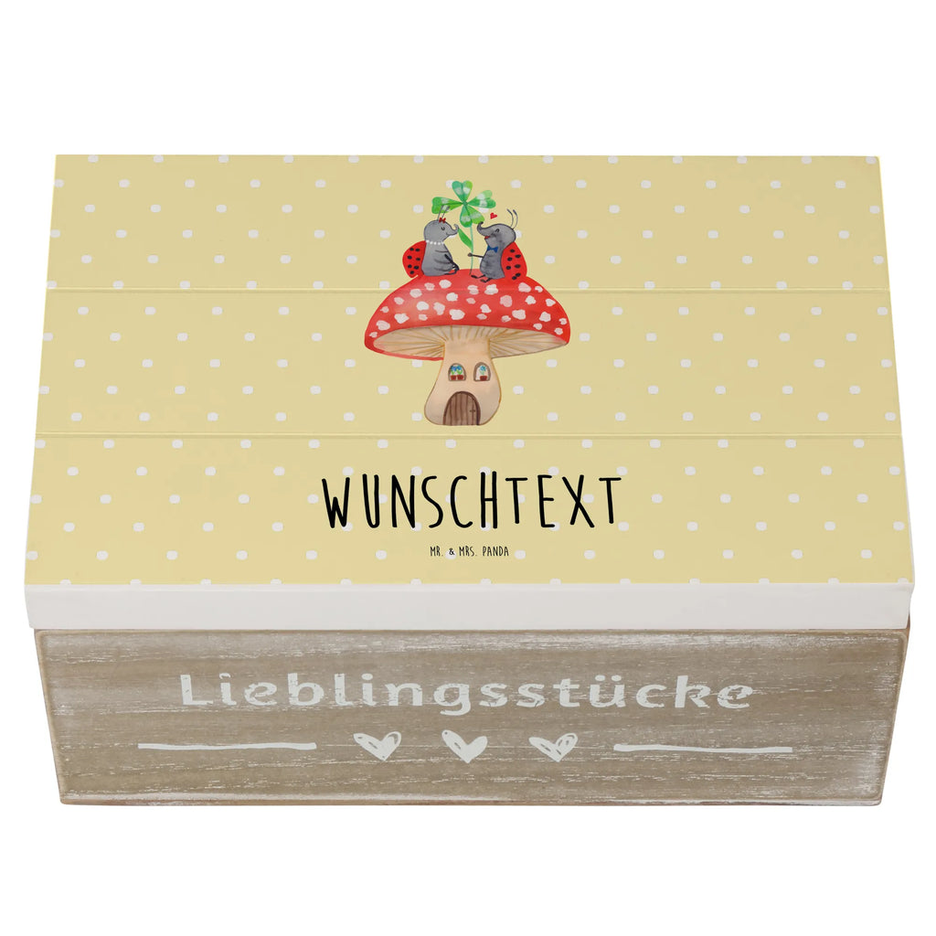 Personalisierte Holzkiste Marienkäfer Fliegenpilz Holzkiste mit Namen, Kiste mit Namen, Schatzkiste mit Namen, Truhe mit Namen, Schatulle mit Namen, Erinnerungsbox mit Namen, Erinnerungskiste, mit Namen, Dekokiste mit Namen, Aufbewahrungsbox mit Namen, Holzkiste Personalisiert, Kiste Personalisiert, Schatzkiste Personalisiert, Truhe Personalisiert, Schatulle Personalisiert, Erinnerungsbox Personalisiert, Erinnerungskiste Personalisiert, Dekokiste Personalisiert, Aufbewahrungsbox Personalisiert, Geschenkbox personalisiert, GEschenkdose personalisiert, Tiermotive, Gute Laune, lustige Sprüche, Tiere, Haus, Wohnung, zuhause, Fliegenpilz, Marienkäfer, Fleigenpilzhaus