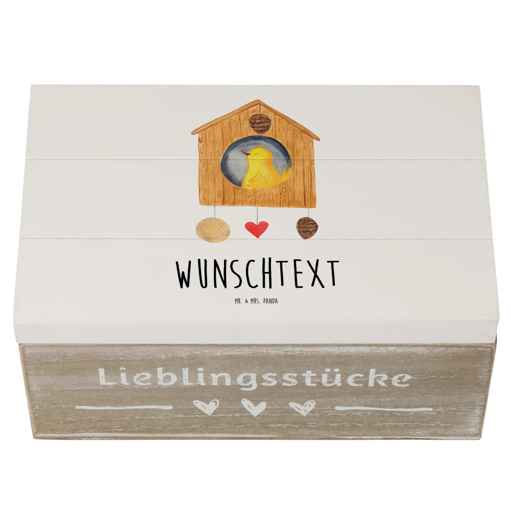 Personalisierte Holzkiste Vogel Haus Holzkiste mit Namen, Kiste mit Namen, Schatzkiste mit Namen, Truhe mit Namen, Schatulle mit Namen, Erinnerungsbox mit Namen, Erinnerungskiste, mit Namen, Dekokiste mit Namen, Aufbewahrungsbox mit Namen, Holzkiste Personalisiert, Kiste Personalisiert, Schatzkiste Personalisiert, Truhe Personalisiert, Schatulle Personalisiert, Erinnerungsbox Personalisiert, Erinnerungskiste Personalisiert, Dekokiste Personalisiert, Aufbewahrungsbox Personalisiert, Geschenkbox personalisiert, GEschenkdose personalisiert, Tiermotive, Gute Laune, lustige Sprüche, Tiere, Vogel, Vögel, Vogelhaus, Vogelhäuschen, Home sweet home, Zuhause, Nest, Eigenheim, Familie, Wohnung, Haus, unser Haus, Lieblingsort, Castle