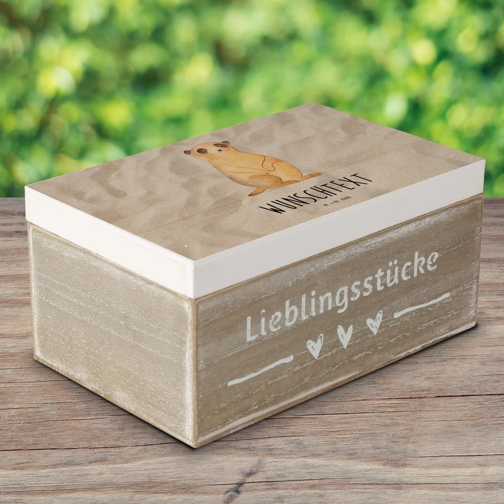 Personalisierte Holzkiste Erdmännchen Holzkiste mit Namen, Kiste mit Namen, Schatzkiste mit Namen, Truhe mit Namen, Schatulle mit Namen, Erinnerungsbox mit Namen, Erinnerungskiste, mit Namen, Dekokiste mit Namen, Aufbewahrungsbox mit Namen, Holzkiste Personalisiert, Kiste Personalisiert, Schatzkiste Personalisiert, Truhe Personalisiert, Schatulle Personalisiert, Erinnerungsbox Personalisiert, Erinnerungskiste Personalisiert, Dekokiste Personalisiert, Aufbewahrungsbox Personalisiert, Geschenkbox personalisiert, GEschenkdose personalisiert, Afrika, Wildtiere, Erdmännchen, Reisen, Spruch, Weltreise, Afrikareise, Roadtrip, Traveling