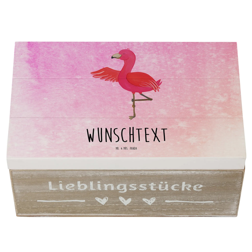 Personalisierte Holzkiste Flamingo Yoga Holzkiste mit Namen, Kiste mit Namen, Schatzkiste mit Namen, Truhe mit Namen, Schatulle mit Namen, Erinnerungsbox mit Namen, Erinnerungskiste, mit Namen, Dekokiste mit Namen, Aufbewahrungsbox mit Namen, Holzkiste Personalisiert, Kiste Personalisiert, Schatzkiste Personalisiert, Truhe Personalisiert, Schatulle Personalisiert, Erinnerungsbox Personalisiert, Erinnerungskiste Personalisiert, Dekokiste Personalisiert, Aufbewahrungsbox Personalisiert, Geschenkbox personalisiert, GEschenkdose personalisiert, Flamingo, Vogel, Yoga, Namaste, Achtsamkeit, Yoga-Übung, Entspannung, Ärger, Aufregen, Tiefenentspannung