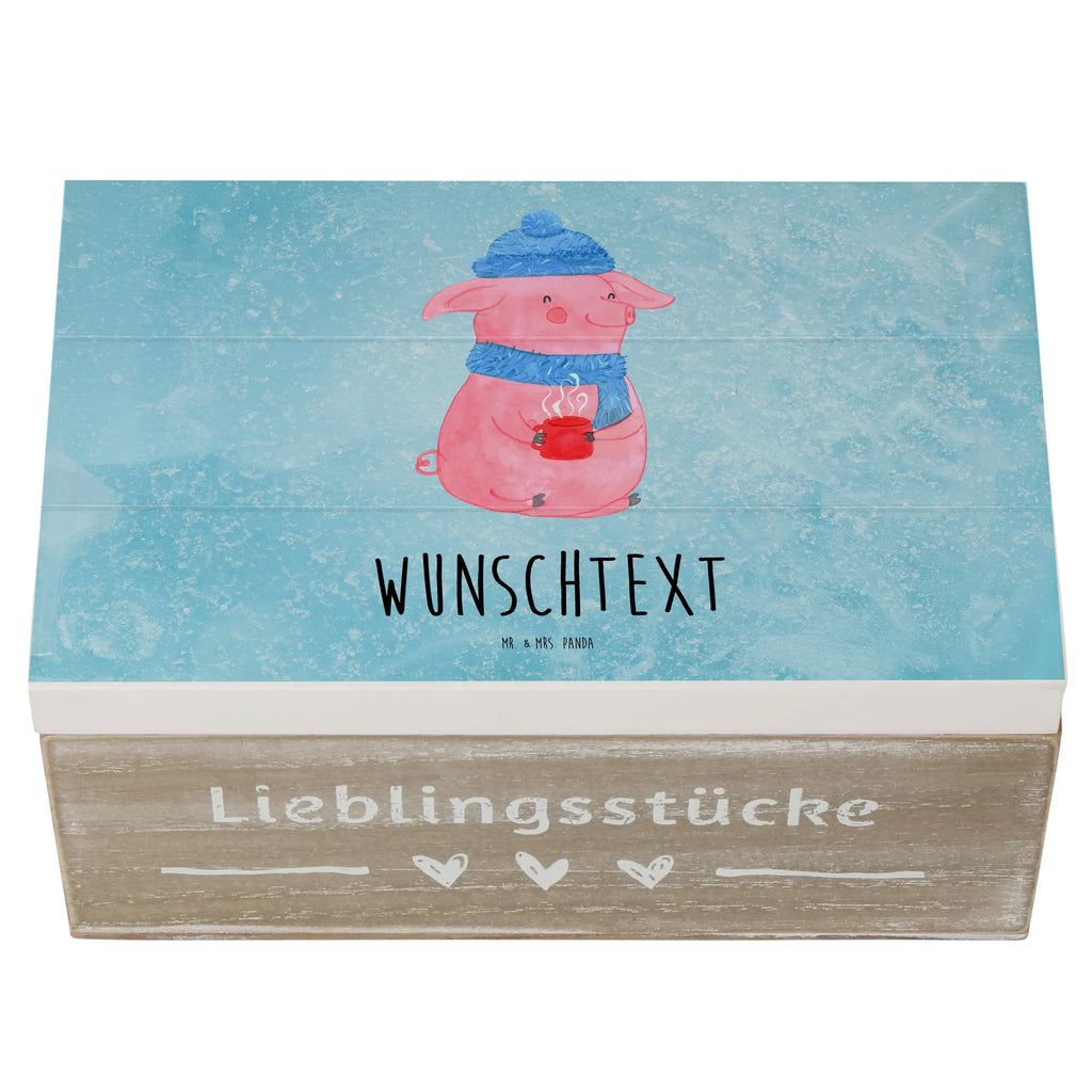 Personalisierte Holzkiste Schweinchen Glühwein Holzkiste mit Namen, Kiste mit Namen, Schatzkiste mit Namen, Truhe mit Namen, Schatulle mit Namen, Erinnerungsbox mit Namen, Erinnerungskiste, mit Namen, Dekokiste mit Namen, Aufbewahrungsbox mit Namen, Holzkiste Personalisiert, Kiste Personalisiert, Schatzkiste Personalisiert, Truhe Personalisiert, Schatulle Personalisiert, Erinnerungsbox Personalisiert, Erinnerungskiste Personalisiert, Dekokiste Personalisiert, Aufbewahrungsbox Personalisiert, Geschenkbox personalisiert, GEschenkdose personalisiert, Winter, Weihnachten, Weihnachtsdeko, Nikolaus, Advent, Heiligabend, Wintermotiv, Glühwein, Betrunken, Weihnachtsmarkt, Spruch