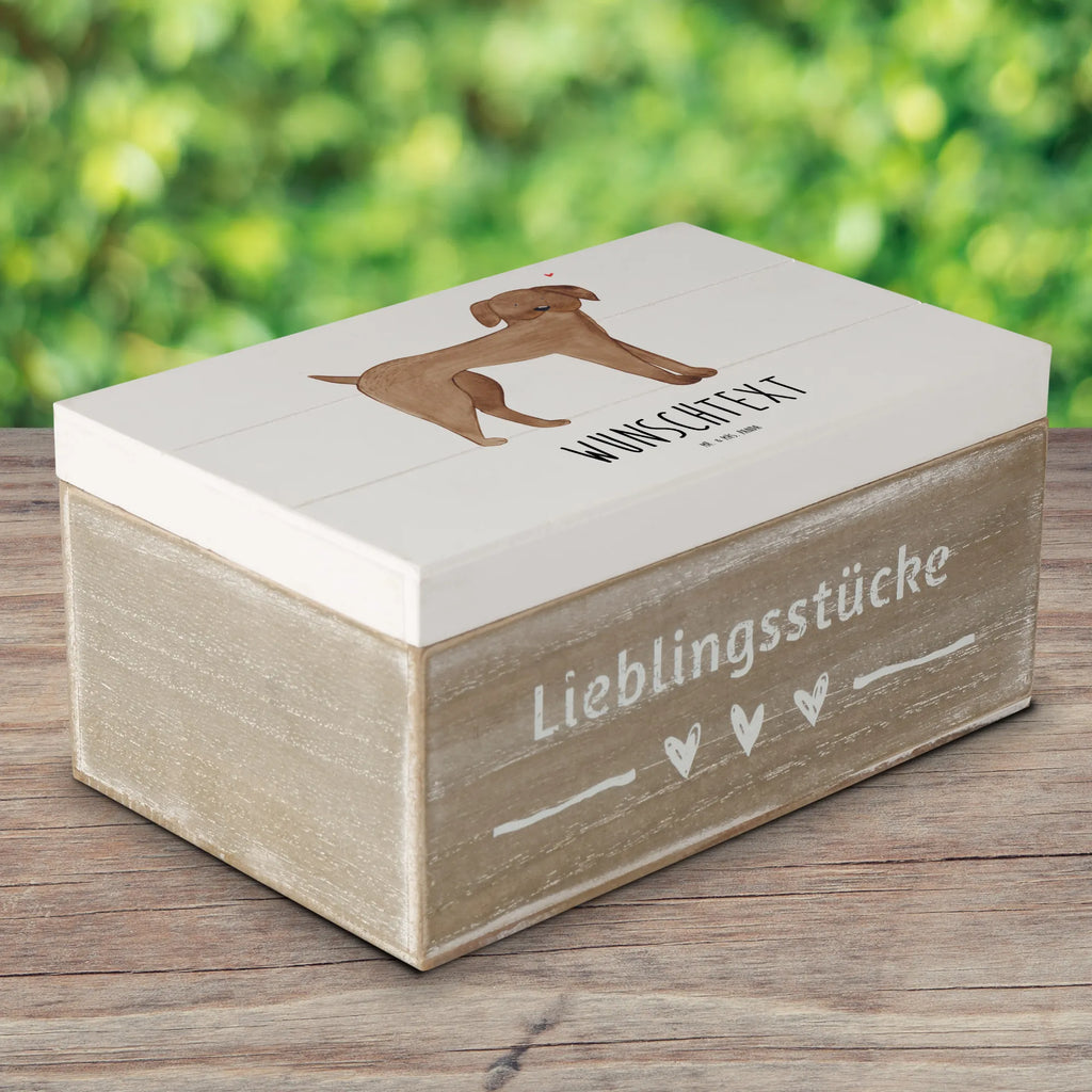 Personalisierte Holzkiste Hund Dogge Holzkiste mit Namen, Kiste mit Namen, Schatzkiste mit Namen, Truhe mit Namen, Schatulle mit Namen, Erinnerungsbox mit Namen, Erinnerungskiste, mit Namen, Dekokiste mit Namen, Aufbewahrungsbox mit Namen, Holzkiste Personalisiert, Kiste Personalisiert, Schatzkiste Personalisiert, Truhe Personalisiert, Schatulle Personalisiert, Erinnerungsbox Personalisiert, Erinnerungskiste Personalisiert, Dekokiste Personalisiert, Aufbewahrungsbox Personalisiert, Geschenkbox personalisiert, GEschenkdose personalisiert, Hund, Hundemotiv, Haustier, Hunderasse, Tierliebhaber, Hundebesitzer, Sprüche, Hunde, Dogge, Deutsche Dogge, Great Dane