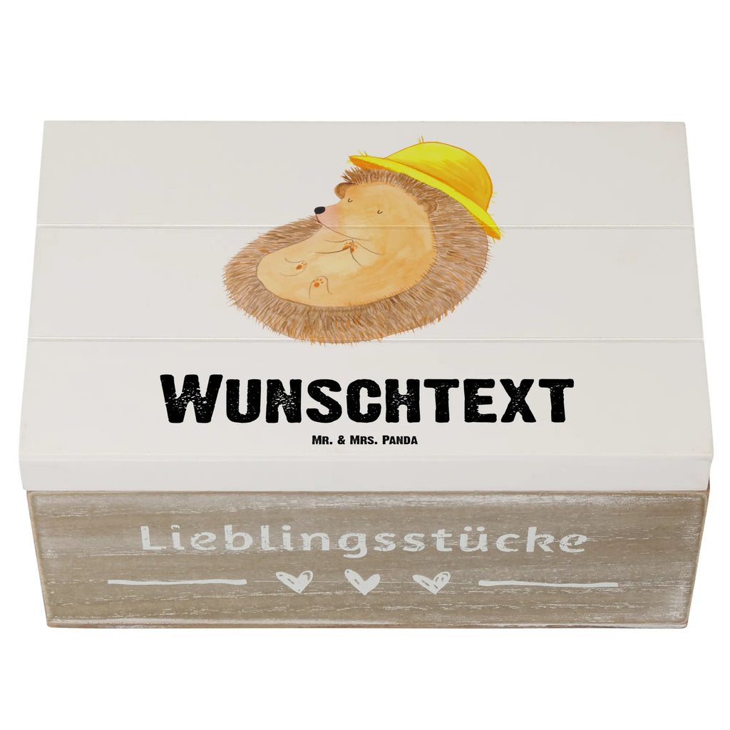 Personalisierte Holzkiste Igel betet Holzkiste mit Namen, Kiste mit Namen, Schatzkiste mit Namen, Truhe mit Namen, Schatulle mit Namen, Erinnerungsbox mit Namen, Erinnerungskiste, mit Namen, Dekokiste mit Namen, Aufbewahrungsbox mit Namen, Holzkiste Personalisiert, Kiste Personalisiert, Schatzkiste Personalisiert, Truhe Personalisiert, Schatulle Personalisiert, Erinnerungsbox Personalisiert, Erinnerungskiste Personalisiert, Dekokiste Personalisiert, Aufbewahrungsbox Personalisiert, Geschenkbox personalisiert, GEschenkdose personalisiert, Tiermotive, Gute Laune, lustige Sprüche, Tiere, Igel, Igel mit Hut, Sonnenhut, Gott, Amen, beten, Leben, Dankbarkeit, Dankbar sein, dankbar, genießen