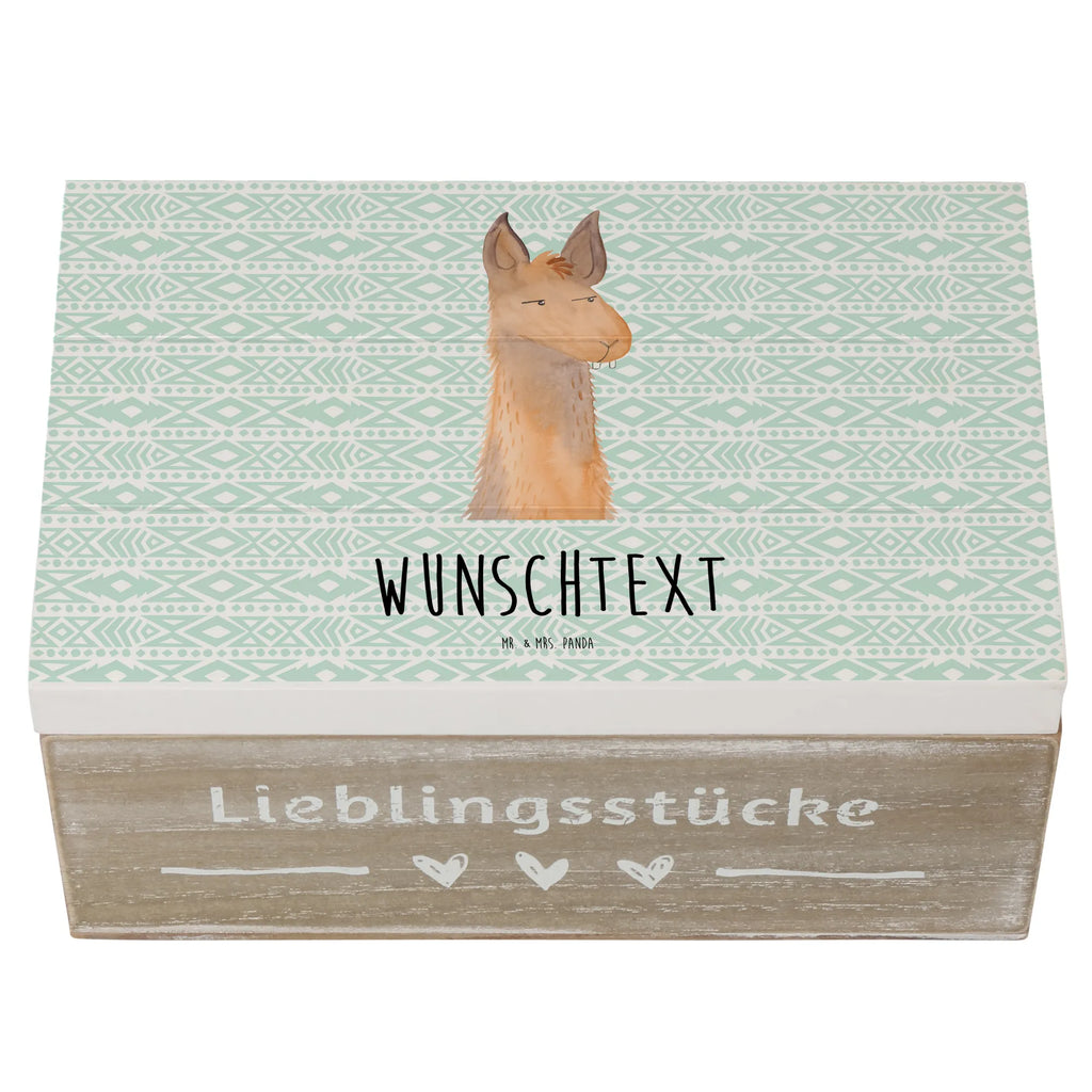 Personalisierte Holzkiste Lamakopf genervt Holzkiste mit Namen, Kiste mit Namen, Schatzkiste mit Namen, Truhe mit Namen, Schatulle mit Namen, Erinnerungsbox mit Namen, Erinnerungskiste, mit Namen, Dekokiste mit Namen, Aufbewahrungsbox mit Namen, Holzkiste Personalisiert, Kiste Personalisiert, Schatzkiste Personalisiert, Truhe Personalisiert, Schatulle Personalisiert, Erinnerungsbox Personalisiert, Erinnerungskiste Personalisiert, Dekokiste Personalisiert, Aufbewahrungsbox Personalisiert, Geschenkbox personalisiert, GEschenkdose personalisiert, Lama, Alpaka, Lamas, Recht haben, genervt sein, Freundin, beste Freundin, Partnerin, Büro, Büroalltag, Chef, Chefin, Azubi