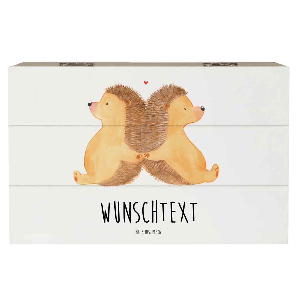 Personalisierte Holzkiste Igel händchenhaltend Holzkiste mit Namen, Kiste mit Namen, Schatzkiste mit Namen, Truhe mit Namen, Schatulle mit Namen, Erinnerungsbox mit Namen, Erinnerungskiste, mit Namen, Dekokiste mit Namen, Aufbewahrungsbox mit Namen, Holzkiste Personalisiert, Kiste Personalisiert, Schatzkiste Personalisiert, Truhe Personalisiert, Schatulle Personalisiert, Erinnerungsbox Personalisiert, Erinnerungskiste Personalisiert, Dekokiste Personalisiert, Aufbewahrungsbox Personalisiert, Geschenkbox personalisiert, GEschenkdose personalisiert, Liebe, Partner, Freund, Freundin, Ehemann, Ehefrau, Heiraten, Verlobung, Heiratsantrag, Liebesgeschenk, Jahrestag, Hocheitstag, Igel, Igelliebe, Hand in Hand, Liebesbeweis, große Liebe, Liebesbotschaft, Hochzeit, Lieblingsmensch, Gemeinsamkeit, Love, Geschenk für zwei