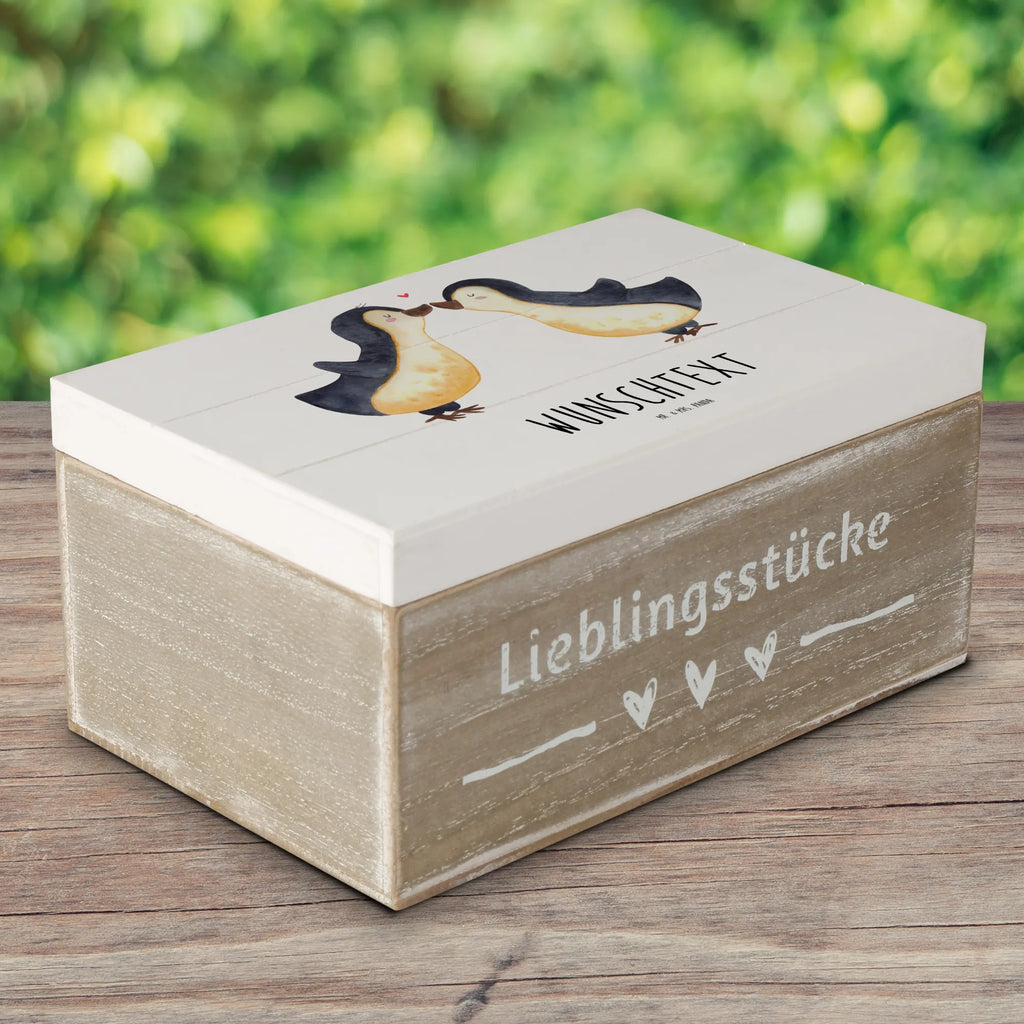 Personalisierte Holzkiste Pinguin Liebe Holzkiste mit Namen, Kiste mit Namen, Schatzkiste mit Namen, Truhe mit Namen, Schatulle mit Namen, Erinnerungsbox mit Namen, Erinnerungskiste, mit Namen, Dekokiste mit Namen, Aufbewahrungsbox mit Namen, Holzkiste Personalisiert, Kiste Personalisiert, Schatzkiste Personalisiert, Truhe Personalisiert, Schatulle Personalisiert, Erinnerungsbox Personalisiert, Erinnerungskiste Personalisiert, Dekokiste Personalisiert, Aufbewahrungsbox Personalisiert, Geschenkbox personalisiert, GEschenkdose personalisiert, Liebe, Partner, Freund, Freundin, Ehemann, Ehefrau, Heiraten, Verlobung, Heiratsantrag, Liebesgeschenk, Jahrestag, Hocheitstag, Pinguin, Pinguine, Pinguin Paar, Pinguinpaar, Pinguin Liebe, Paar, Pärchen. Liebespaar, Liebesbeweis, Liebesspruch, Hochzeitstag, Geschenk Freund, Geschenk Freundin, Verlobte, Verlobter, Love, Geschenk Hochzeitstag, Geschenkidee, Hochzeit, Gastgeschenk