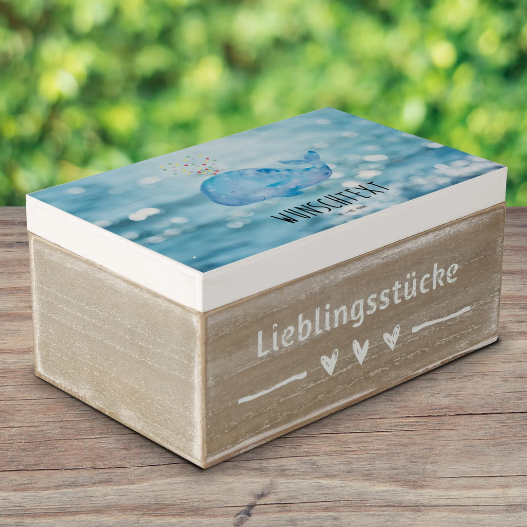 Personalisierte Holzkiste Wal Konfetti Holzkiste mit Namen, Kiste mit Namen, Schatzkiste mit Namen, Truhe mit Namen, Schatulle mit Namen, Erinnerungsbox mit Namen, Erinnerungskiste, mit Namen, Dekokiste mit Namen, Aufbewahrungsbox mit Namen, Holzkiste Personalisiert, Kiste Personalisiert, Schatzkiste Personalisiert, Truhe Personalisiert, Schatulle Personalisiert, Erinnerungsbox Personalisiert, Erinnerungskiste Personalisiert, Dekokiste Personalisiert, Aufbewahrungsbox Personalisiert, Geschenkbox personalisiert, GEschenkdose personalisiert, Meerestiere, Meer, Urlaub, Wal, Konfetti, Wale, Motivation, Neuanfang, Trennung, Diät, Abnehmen, Neustart, Lebensabschnitt, Geburtstag