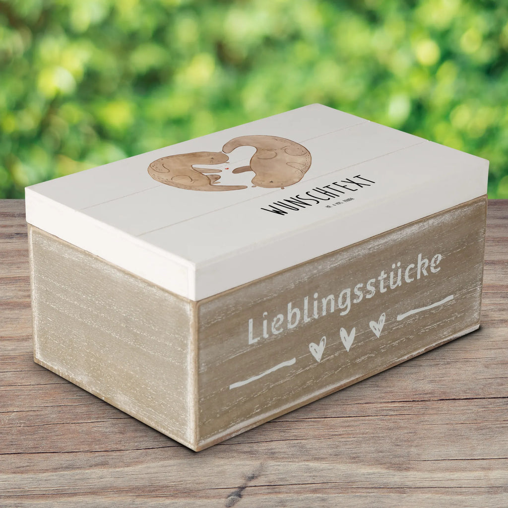 Personalisierte Holzkiste Otter Herz Holzkiste mit Namen, Kiste mit Namen, Schatzkiste mit Namen, Truhe mit Namen, Schatulle mit Namen, Erinnerungsbox mit Namen, Erinnerungskiste, mit Namen, Dekokiste mit Namen, Aufbewahrungsbox mit Namen, Holzkiste Personalisiert, Kiste Personalisiert, Schatzkiste Personalisiert, Truhe Personalisiert, Schatulle Personalisiert, Erinnerungsbox Personalisiert, Erinnerungskiste Personalisiert, Dekokiste Personalisiert, Aufbewahrungsbox Personalisiert, Geschenkbox personalisiert, GEschenkdose personalisiert, Otter, Fischotter, Seeotter, Liebe, Herz, Liebesbeweis, Liebesgeschenk, Bessere Hälfte, Love you, Jahrestag, Hochzeitstag, Verlobung, gemeinsames Leben