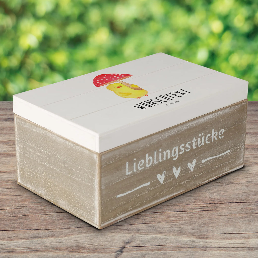 Personalisierte Holzkiste Küken Fliegenpilz Holzkiste mit Namen, Kiste mit Namen, Schatzkiste mit Namen, Truhe mit Namen, Schatulle mit Namen, Erinnerungsbox mit Namen, Erinnerungskiste, mit Namen, Dekokiste mit Namen, Aufbewahrungsbox mit Namen, Holzkiste Personalisiert, Kiste Personalisiert, Schatzkiste Personalisiert, Truhe Personalisiert, Schatulle Personalisiert, Erinnerungsbox Personalisiert, Erinnerungskiste Personalisiert, Dekokiste Personalisiert, Aufbewahrungsbox Personalisiert, Geschenkbox personalisiert, GEschenkdose personalisiert, Ostern, Osterhase, Ostergeschenke, Osternest, Osterdeko, Geschenke zu Ostern, Ostern Geschenk, Ostergeschenke Kinder, Ostern Kinder, Küken, Fliegenpilz, Glückspilz, Frohe Ostern, Ostergrüße