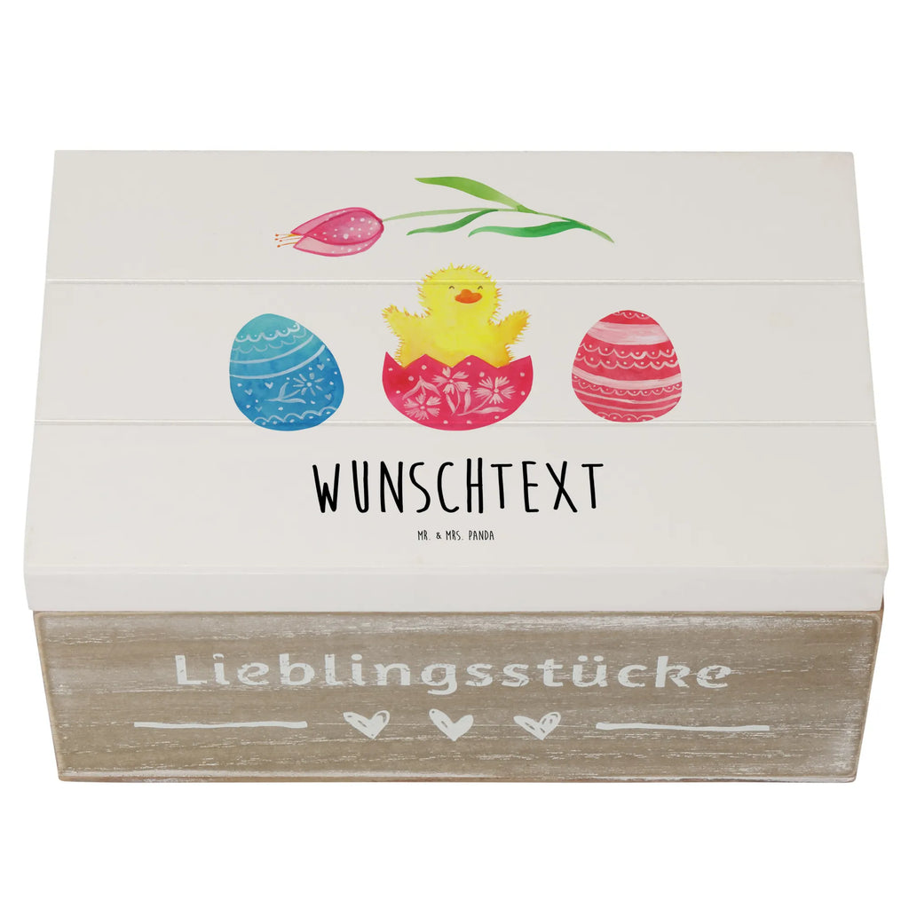 Personalisierte Holzkiste Küken geschlüpft Holzkiste mit Namen, Kiste mit Namen, Schatzkiste mit Namen, Truhe mit Namen, Schatulle mit Namen, Erinnerungsbox mit Namen, Erinnerungskiste, mit Namen, Dekokiste mit Namen, Aufbewahrungsbox mit Namen, Holzkiste Personalisiert, Kiste Personalisiert, Schatzkiste Personalisiert, Truhe Personalisiert, Schatulle Personalisiert, Erinnerungsbox Personalisiert, Erinnerungskiste Personalisiert, Dekokiste Personalisiert, Aufbewahrungsbox Personalisiert, Geschenkbox personalisiert, GEschenkdose personalisiert, Ostern, Osterhase, Ostergeschenke, Osternest, Osterdeko, Geschenke zu Ostern, Ostern Geschenk, Ostergeschenke Kinder, Ostern Kinder, Küken, Osterei, Ostereier, Ei, Frühlingsgefühle, Freude, Grüße, liebe Grüße, Frohe Ostern, Ostergrüße