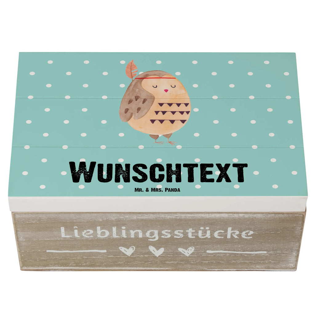 Personalisierte Holzkiste Eule Federschmuck Holzkiste mit Namen, Kiste mit Namen, Schatzkiste mit Namen, Truhe mit Namen, Schatulle mit Namen, Erinnerungsbox mit Namen, Erinnerungskiste, mit Namen, Dekokiste mit Namen, Aufbewahrungsbox mit Namen, Holzkiste Personalisiert, Kiste Personalisiert, Schatzkiste Personalisiert, Truhe Personalisiert, Schatulle Personalisiert, Erinnerungsbox Personalisiert, Erinnerungskiste Personalisiert, Dekokiste Personalisiert, Aufbewahrungsbox Personalisiert, Geschenkbox personalisiert, GEschenkdose personalisiert, Eule, Eule Deko, Owl, Das Leben ist ein Abenteuer, Reisespruch, Federschmuck, Dekoration