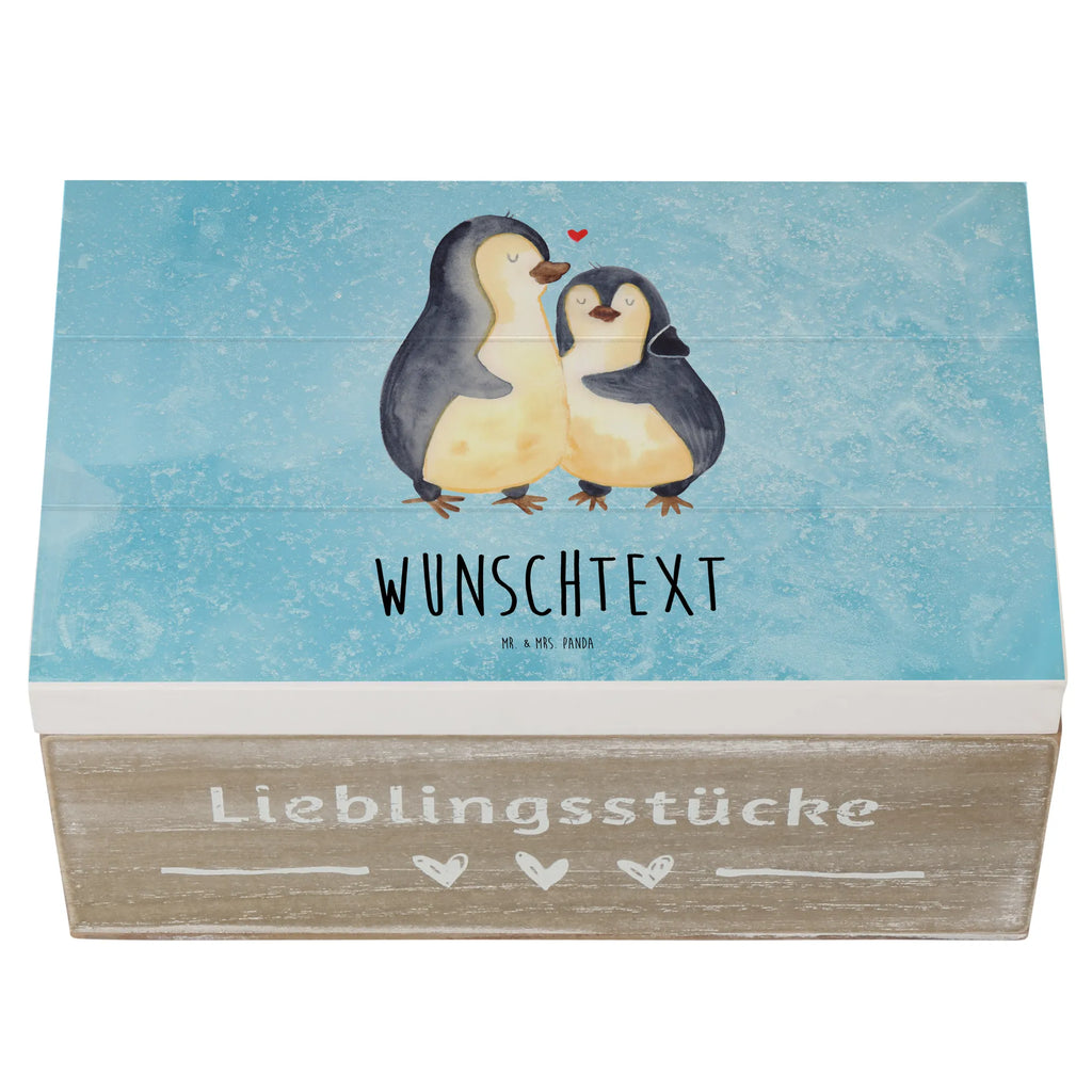 Personalisierte Holzkiste Pinguin umarmend Holzkiste mit Namen, Kiste mit Namen, Schatzkiste mit Namen, Truhe mit Namen, Schatulle mit Namen, Erinnerungsbox mit Namen, Erinnerungskiste, mit Namen, Dekokiste mit Namen, Aufbewahrungsbox mit Namen, Holzkiste Personalisiert, Kiste Personalisiert, Schatzkiste Personalisiert, Truhe Personalisiert, Schatulle Personalisiert, Erinnerungsbox Personalisiert, Erinnerungskiste Personalisiert, Dekokiste Personalisiert, Aufbewahrungsbox Personalisiert, Geschenkbox personalisiert, GEschenkdose personalisiert, Pinguin, Liebe, Liebespaar, Liebesbeweis, Liebesgeschenk, Verlobung, Jahrestag, Hochzeitstag, Hochzeit, Hochzeitsgeschenk