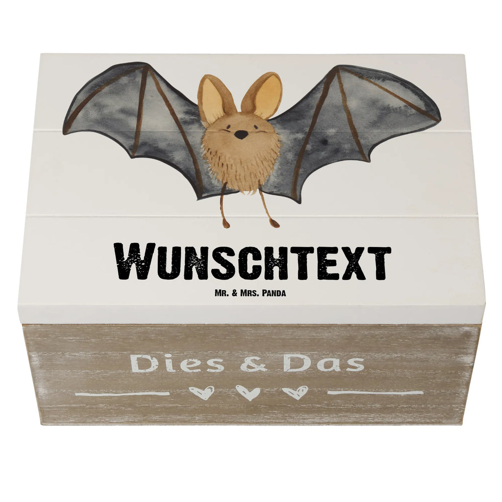 Personalisierte Holzkiste Fledermaus Flügel Holzkiste mit Namen, Kiste mit Namen, Schatzkiste mit Namen, Truhe mit Namen, Schatulle mit Namen, Erinnerungsbox mit Namen, Erinnerungskiste, mit Namen, Dekokiste mit Namen, Aufbewahrungsbox mit Namen, Holzkiste Personalisiert, Kiste Personalisiert, Schatzkiste Personalisiert, Truhe Personalisiert, Schatulle Personalisiert, Erinnerungsbox Personalisiert, Erinnerungskiste Personalisiert, Dekokiste Personalisiert, Aufbewahrungsbox Personalisiert, Geschenkbox personalisiert, GEschenkdose personalisiert, Tiermotive, Gute Laune, lustige Sprüche, Tiere