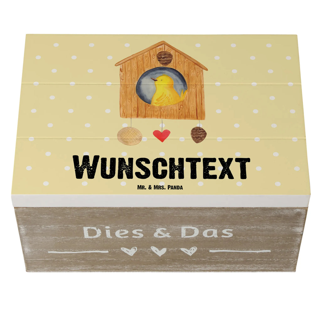 Personalisierte Holzkiste Vogel Haus Holzkiste mit Namen, Kiste mit Namen, Schatzkiste mit Namen, Truhe mit Namen, Schatulle mit Namen, Erinnerungsbox mit Namen, Erinnerungskiste, mit Namen, Dekokiste mit Namen, Aufbewahrungsbox mit Namen, Holzkiste Personalisiert, Kiste Personalisiert, Schatzkiste Personalisiert, Truhe Personalisiert, Schatulle Personalisiert, Erinnerungsbox Personalisiert, Erinnerungskiste Personalisiert, Dekokiste Personalisiert, Aufbewahrungsbox Personalisiert, Geschenkbox personalisiert, GEschenkdose personalisiert, Tiermotive, Gute Laune, lustige Sprüche, Tiere, Vogel, Vögel, Vogelhaus, Vogelhäuschen, Home sweet home, Zuhause, Nest, Eigenheim, Familie, Wohnung, Haus, unser Haus, Lieblingsort, Castle