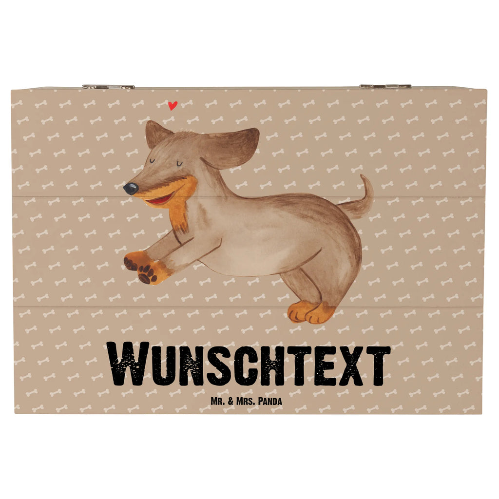 Personalisierte Holzkiste Hund Dackel Holzkiste mit Namen, Kiste mit Namen, Schatzkiste mit Namen, Truhe mit Namen, Schatulle mit Namen, Erinnerungsbox mit Namen, Erinnerungskiste, mit Namen, Dekokiste mit Namen, Aufbewahrungsbox mit Namen, Holzkiste Personalisiert, Kiste Personalisiert, Schatzkiste Personalisiert, Truhe Personalisiert, Schatulle Personalisiert, Erinnerungsbox Personalisiert, Erinnerungskiste Personalisiert, Dekokiste Personalisiert, Aufbewahrungsbox Personalisiert, Geschenkbox personalisiert, GEschenkdose personalisiert, Hund, Hundemotiv, Haustier, Hunderasse, Tierliebhaber, Hundebesitzer, Sprüche, Hunde, Dackel, Dachshund, happy dog