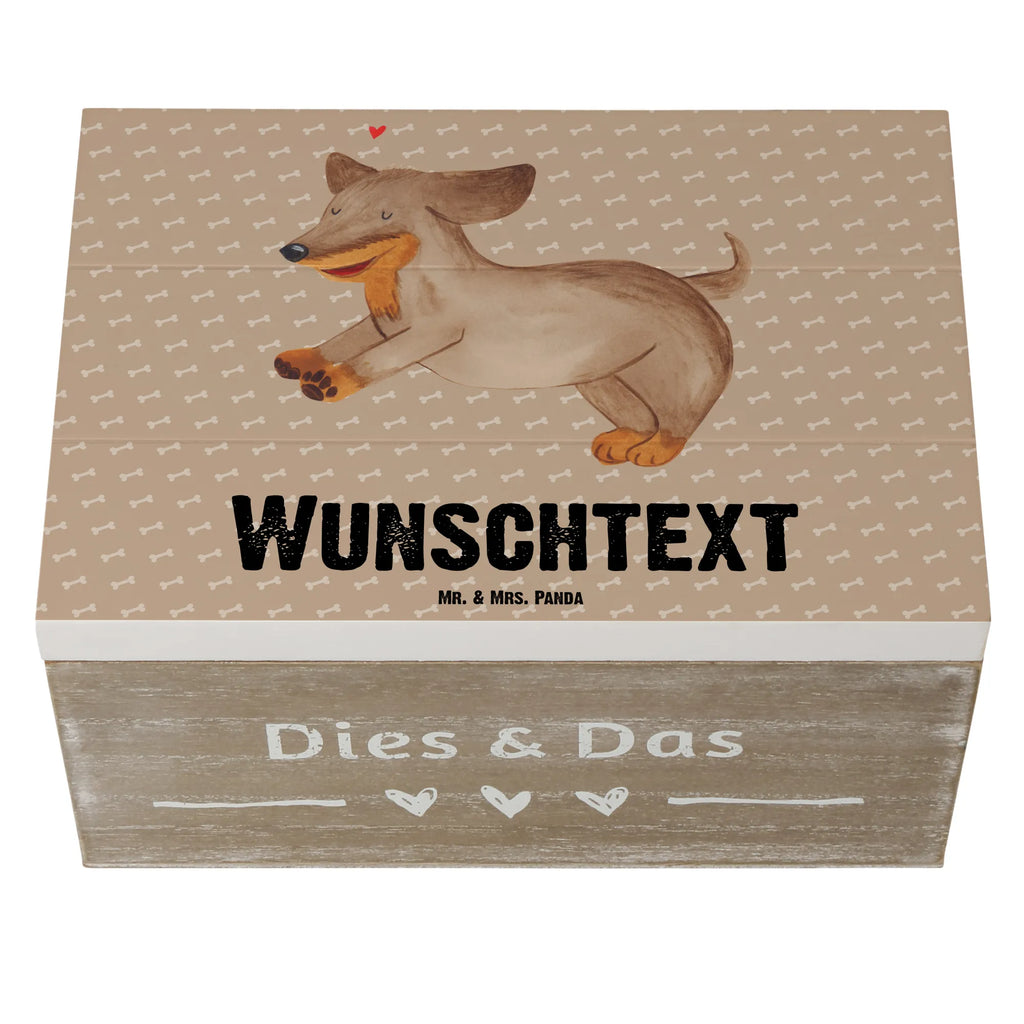 Personalisierte Holzkiste Hund Dackel Holzkiste mit Namen, Kiste mit Namen, Schatzkiste mit Namen, Truhe mit Namen, Schatulle mit Namen, Erinnerungsbox mit Namen, Erinnerungskiste, mit Namen, Dekokiste mit Namen, Aufbewahrungsbox mit Namen, Holzkiste Personalisiert, Kiste Personalisiert, Schatzkiste Personalisiert, Truhe Personalisiert, Schatulle Personalisiert, Erinnerungsbox Personalisiert, Erinnerungskiste Personalisiert, Dekokiste Personalisiert, Aufbewahrungsbox Personalisiert, Geschenkbox personalisiert, GEschenkdose personalisiert, Hund, Hundemotiv, Haustier, Hunderasse, Tierliebhaber, Hundebesitzer, Sprüche, Hunde, Dackel, Dachshund, happy dog