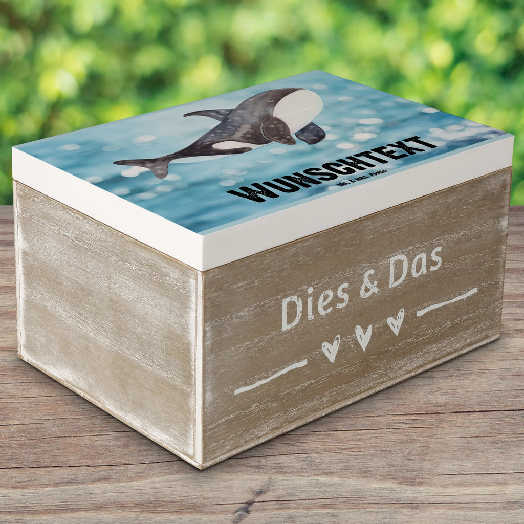 Personalisierte Holzkiste Orca Holzkiste mit Namen, Kiste mit Namen, Schatzkiste mit Namen, Truhe mit Namen, Schatulle mit Namen, Erinnerungsbox mit Namen, Erinnerungskiste, mit Namen, Dekokiste mit Namen, Aufbewahrungsbox mit Namen, Holzkiste Personalisiert, Kiste Personalisiert, Schatzkiste Personalisiert, Truhe Personalisiert, Schatulle Personalisiert, Erinnerungsbox Personalisiert, Erinnerungskiste Personalisiert, Dekokiste Personalisiert, Aufbewahrungsbox Personalisiert, Geschenkbox personalisiert, GEschenkdose personalisiert, Meerestiere, Meer, Urlaub, Orca, Orcas, Killerwal, Wal, Möglichkeiten, Büro, Arbeit, Motivation, Selbstliebe, Neustart, Startup