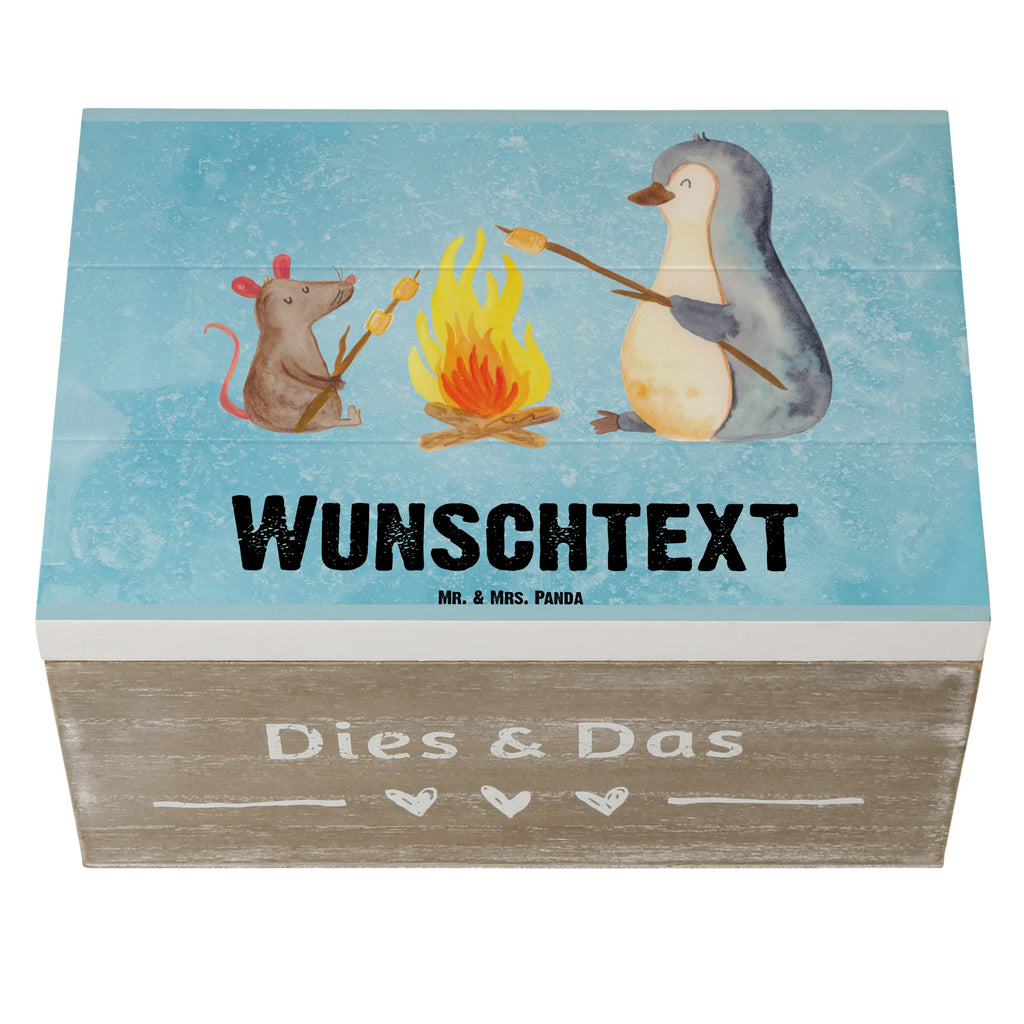 Personalisierte Holzkiste Pinguin Lagerfeuer Holzkiste mit Namen, Kiste mit Namen, Schatzkiste mit Namen, Truhe mit Namen, Schatulle mit Namen, Erinnerungsbox mit Namen, Erinnerungskiste, mit Namen, Dekokiste mit Namen, Aufbewahrungsbox mit Namen, Holzkiste Personalisiert, Kiste Personalisiert, Schatzkiste Personalisiert, Truhe Personalisiert, Schatulle Personalisiert, Erinnerungsbox Personalisiert, Erinnerungskiste Personalisiert, Dekokiste Personalisiert, Aufbewahrungsbox Personalisiert, Geschenkbox personalisiert, GEschenkdose personalisiert, Pinguin, Maus, Pinguine, Lagerfeuer, Leben, Arbeit, Job, Motivation, Büro, Büroalltag, Lebensspruch, Lebensmotivation, Neustart, Liebe, grillen, Feuer, Marshmallows