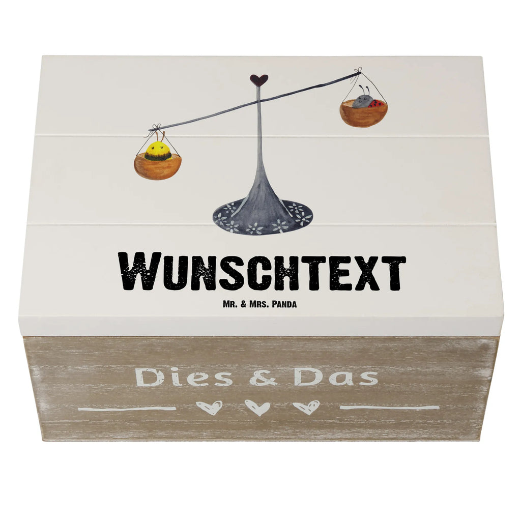 Personalisierte Holzkiste Sternzeichen Waage Holzkiste mit Namen, Kiste mit Namen, Schatzkiste mit Namen, Truhe mit Namen, Schatulle mit Namen, Erinnerungsbox mit Namen, Erinnerungskiste, mit Namen, Dekokiste mit Namen, Aufbewahrungsbox mit Namen, Holzkiste Personalisiert, Kiste Personalisiert, Schatzkiste Personalisiert, Truhe Personalisiert, Schatulle Personalisiert, Erinnerungsbox Personalisiert, Erinnerungskiste Personalisiert, Dekokiste Personalisiert, Aufbewahrungsbox Personalisiert, Geschenkbox personalisiert, GEschenkdose personalisiert, Tierkreiszeichen, Sternzeichen, Horoskop, Astrologie, Aszendent, Waage, Waage Geschenk, Waage Sternzeichen, Geschenk Oktober, Geschenk September, Geburtstag Oktober, Geburtstag September, Gleichgewicht, Marienkäfer, Hummel, Biene