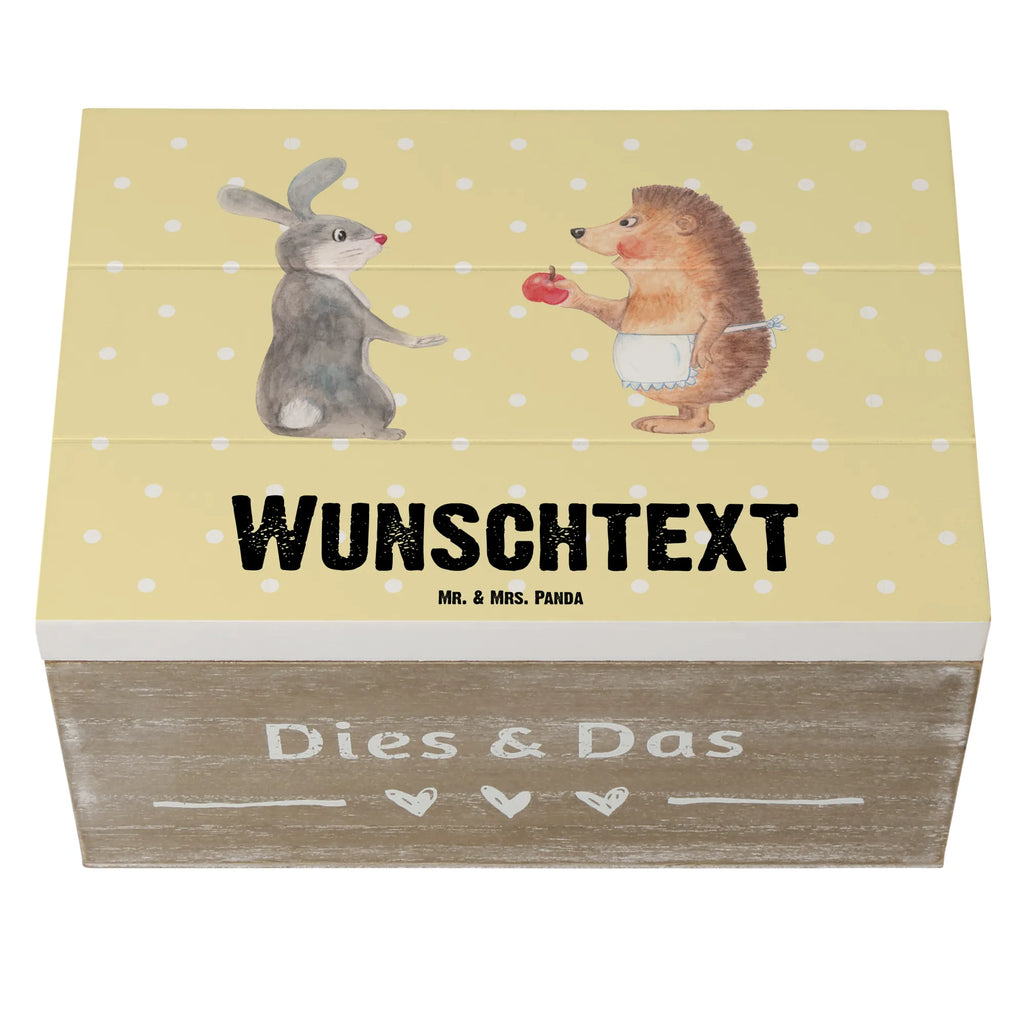 Personalisierte Holzkiste Hase Igel Holzkiste mit Namen, Kiste mit Namen, Schatzkiste mit Namen, Truhe mit Namen, Schatulle mit Namen, Erinnerungsbox mit Namen, Erinnerungskiste, mit Namen, Dekokiste mit Namen, Aufbewahrungsbox mit Namen, Holzkiste Personalisiert, Kiste Personalisiert, Schatzkiste Personalisiert, Truhe Personalisiert, Schatulle Personalisiert, Erinnerungsbox Personalisiert, Erinnerungskiste Personalisiert, Dekokiste Personalisiert, Aufbewahrungsbox Personalisiert, Geschenkbox personalisiert, GEschenkdose personalisiert, Tiermotive, Gute Laune, lustige Sprüche, Tiere, Igel und Hase, Igel, Hase, Liebe Spruch, Liebeskummer Geschenk, Herzschmerz, Trösten, Trennungsschmerz, Spruch romantisch