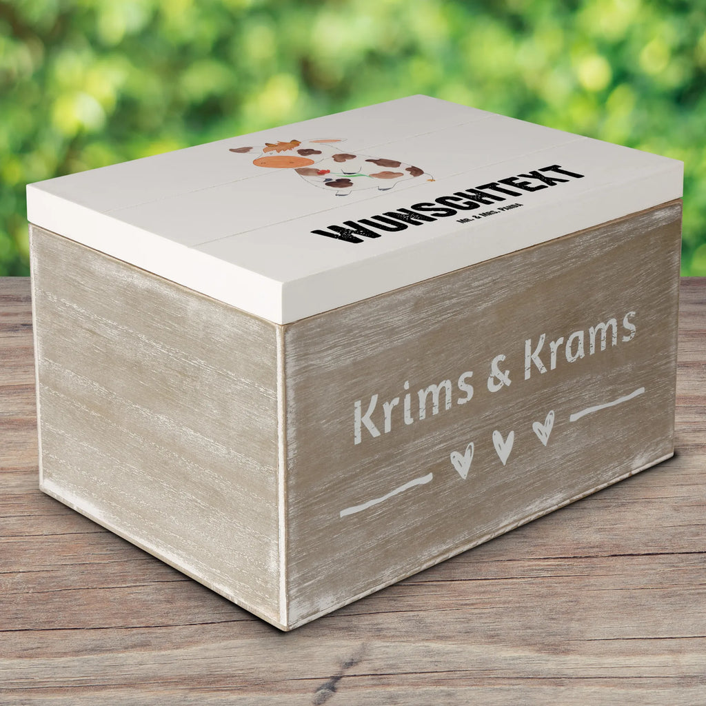 Personalisierte Holzkiste Kuh Holzkiste mit Namen, Kiste mit Namen, Schatzkiste mit Namen, Truhe mit Namen, Schatulle mit Namen, Erinnerungsbox mit Namen, Erinnerungskiste, mit Namen, Dekokiste mit Namen, Aufbewahrungsbox mit Namen, Holzkiste Personalisiert, Kiste Personalisiert, Schatzkiste Personalisiert, Truhe Personalisiert, Schatulle Personalisiert, Erinnerungsbox Personalisiert, Erinnerungskiste Personalisiert, Dekokiste Personalisiert, Aufbewahrungsbox Personalisiert, Geschenkbox personalisiert, GEschenkdose personalisiert, Bauernhof, Hoftiere, Landwirt, Landwirtin, Kuh, Kühe, Träume, Flausen, Spruch, Magie, Motivtion, Hof, Milch, Milchkuh