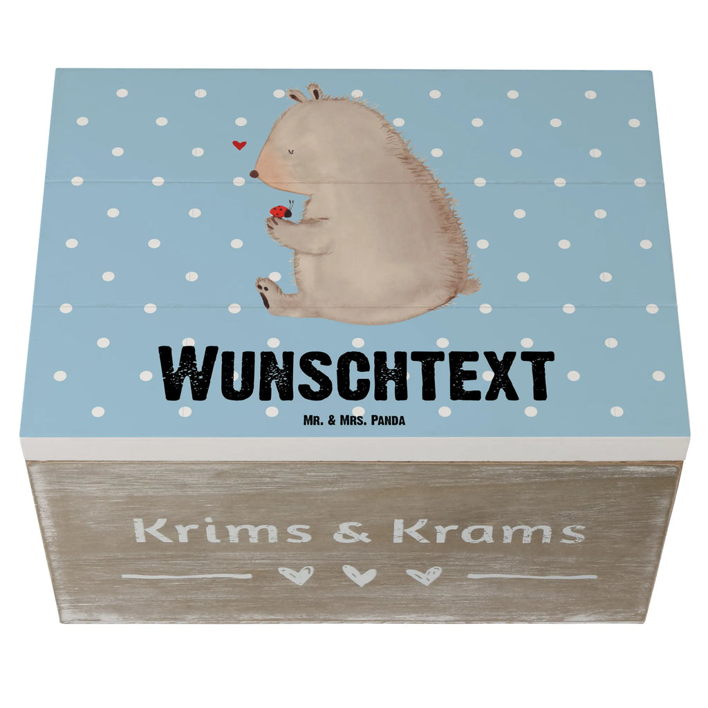 Personalisierte Holzkiste Bär Marienkäfer Holzkiste mit Namen, Kiste mit Namen, Schatzkiste mit Namen, Truhe mit Namen, Schatulle mit Namen, Erinnerungsbox mit Namen, Erinnerungskiste, mit Namen, Dekokiste mit Namen, Aufbewahrungsbox mit Namen, Holzkiste Personalisiert, Kiste Personalisiert, Schatzkiste Personalisiert, Truhe Personalisiert, Schatulle Personalisiert, Erinnerungsbox Personalisiert, Erinnerungskiste Personalisiert, Dekokiste Personalisiert, Aufbewahrungsbox Personalisiert, Geschenkbox personalisiert, GEschenkdose personalisiert, Bär, Teddy, Teddybär, Marienkäfer, Liebe, Freiheit, Motivation, Das Leben ist schön