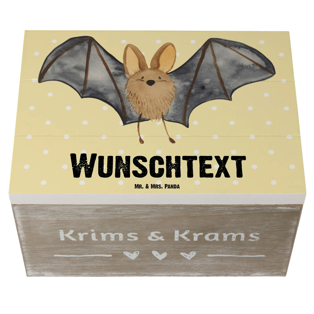 Personalisierte Holzkiste Fledermaus Flügel Holzkiste mit Namen, Kiste mit Namen, Schatzkiste mit Namen, Truhe mit Namen, Schatulle mit Namen, Erinnerungsbox mit Namen, Erinnerungskiste, mit Namen, Dekokiste mit Namen, Aufbewahrungsbox mit Namen, Holzkiste Personalisiert, Kiste Personalisiert, Schatzkiste Personalisiert, Truhe Personalisiert, Schatulle Personalisiert, Erinnerungsbox Personalisiert, Erinnerungskiste Personalisiert, Dekokiste Personalisiert, Aufbewahrungsbox Personalisiert, Geschenkbox personalisiert, GEschenkdose personalisiert, Tiermotive, Gute Laune, lustige Sprüche, Tiere