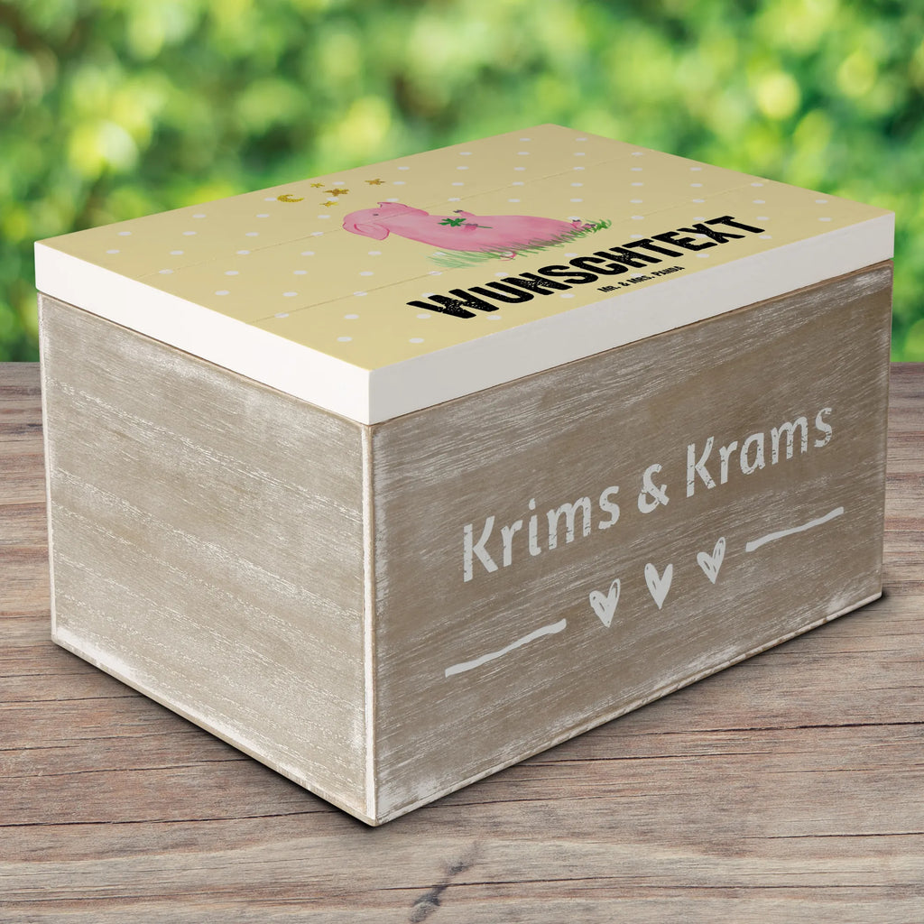 Personalisierte Holzkiste Schwein Glück Holzkiste mit Namen, Kiste mit Namen, Schatzkiste mit Namen, Truhe mit Namen, Schatulle mit Namen, Erinnerungsbox mit Namen, Erinnerungskiste, mit Namen, Dekokiste mit Namen, Aufbewahrungsbox mit Namen, Holzkiste Personalisiert, Kiste Personalisiert, Schatzkiste Personalisiert, Truhe Personalisiert, Schatulle Personalisiert, Erinnerungsbox Personalisiert, Erinnerungskiste Personalisiert, Dekokiste Personalisiert, Aufbewahrungsbox Personalisiert, Geschenkbox personalisiert, GEschenkdose personalisiert, Tiermotive, Gute Laune, lustige Sprüche, Tiere, Glücksschwein. Glück, Schwein, Schweinchen, Sterne, Sernchen, Ziele, Träume, Motivation, Glücksbringer