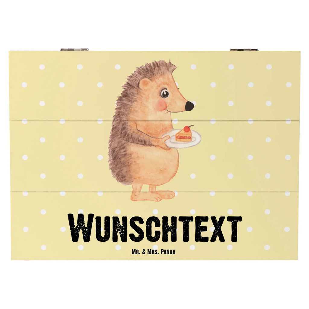 Personalisierte Holzkiste Igel Kuchenstück Holzkiste mit Namen, Kiste mit Namen, Schatzkiste mit Namen, Truhe mit Namen, Schatulle mit Namen, Erinnerungsbox mit Namen, Erinnerungskiste, mit Namen, Dekokiste mit Namen, Aufbewahrungsbox mit Namen, Holzkiste Personalisiert, Kiste Personalisiert, Schatzkiste Personalisiert, Truhe Personalisiert, Schatulle Personalisiert, Erinnerungsbox Personalisiert, Erinnerungskiste Personalisiert, Dekokiste Personalisiert, Aufbewahrungsbox Personalisiert, Geschenkbox personalisiert, GEschenkdose personalisiert, Tiermotive, Gute Laune, lustige Sprüche, Tiere, Igel, Essen Spruch, Kuchen, Backen Geschenk, Kuchen backen, Einladung Party, Geburtstagskuchen, Torte