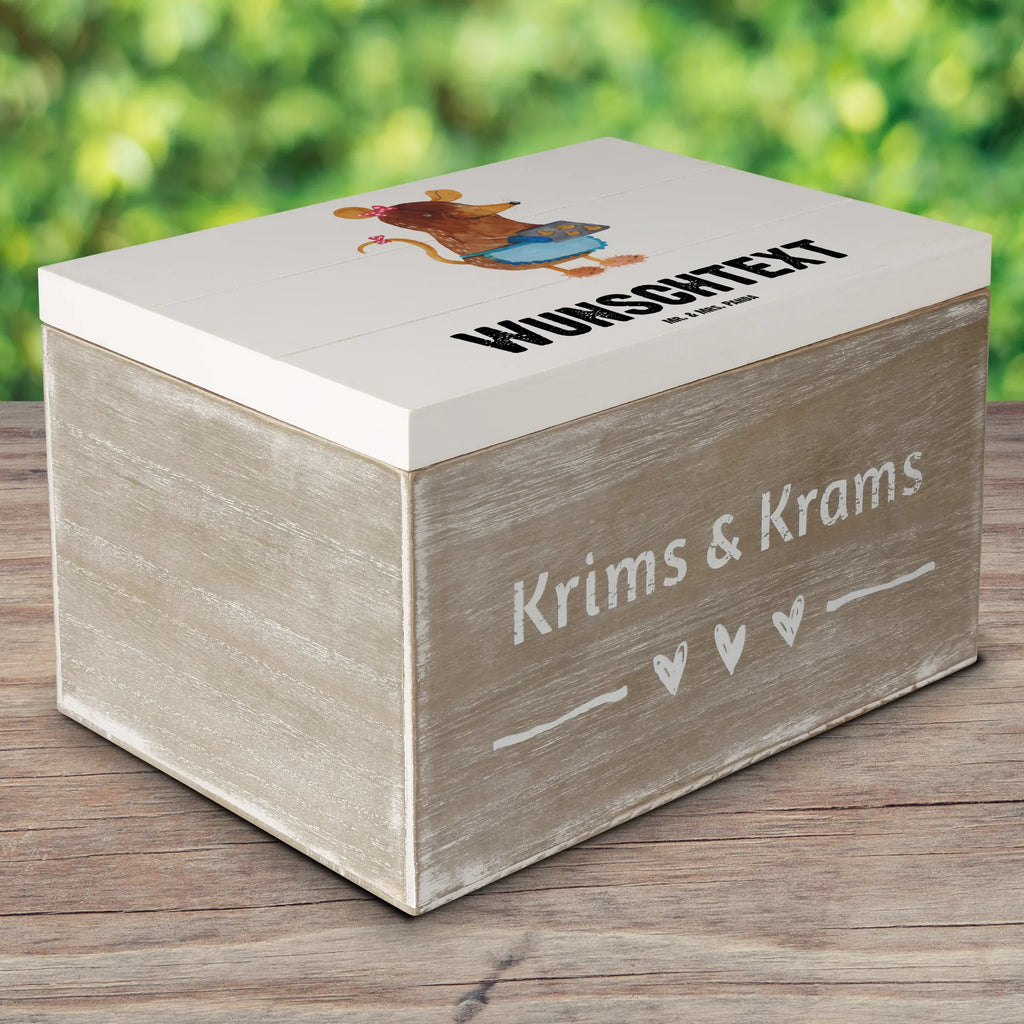 Personalisierte Holzkiste Maus Kekse Holzkiste mit Namen, Kiste mit Namen, Schatzkiste mit Namen, Truhe mit Namen, Schatulle mit Namen, Erinnerungsbox mit Namen, Erinnerungskiste, mit Namen, Dekokiste mit Namen, Aufbewahrungsbox mit Namen, Holzkiste Personalisiert, Kiste Personalisiert, Schatzkiste Personalisiert, Truhe Personalisiert, Schatulle Personalisiert, Erinnerungsbox Personalisiert, Erinnerungskiste Personalisiert, Dekokiste Personalisiert, Aufbewahrungsbox Personalisiert, Geschenkbox personalisiert, GEschenkdose personalisiert, Winter, Weihnachten, Weihnachtsdeko, Nikolaus, Advent, Heiligabend, Wintermotiv, Maus, Kekse, backen, Weihnachtskekse, Plätzchen, Weihnachtsbäckerei, Chaosqueen