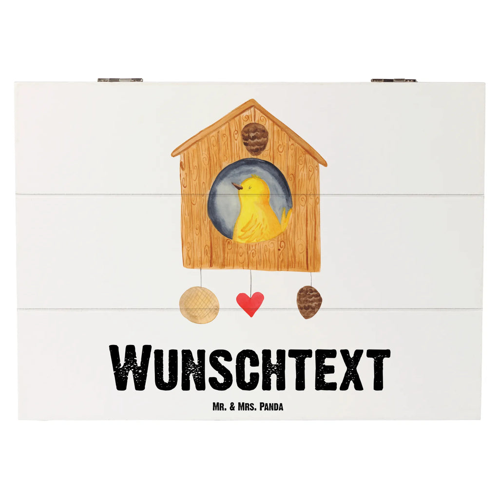 Personalisierte Holzkiste Vogelhaus sweet Home Holzkiste mit Namen, Kiste mit Namen, Schatzkiste mit Namen, Truhe mit Namen, Schatulle mit Namen, Erinnerungsbox mit Namen, Erinnerungskiste, mit Namen, Dekokiste mit Namen, Aufbewahrungsbox mit Namen, Holzkiste Personalisiert, Kiste Personalisiert, Schatzkiste Personalisiert, Truhe Personalisiert, Schatulle Personalisiert, Erinnerungsbox Personalisiert, Erinnerungskiste Personalisiert, Dekokiste Personalisiert, Aufbewahrungsbox Personalisiert, Geschenkbox personalisiert, GEschenkdose personalisiert, Tiermotive, Gute Laune, lustige Sprüche, Tiere, Vogelhaus, Vogel, Home sweet Home, Einzug, Umzug, Geschenk, Einzugsgeschenk, Hausbau, Haus