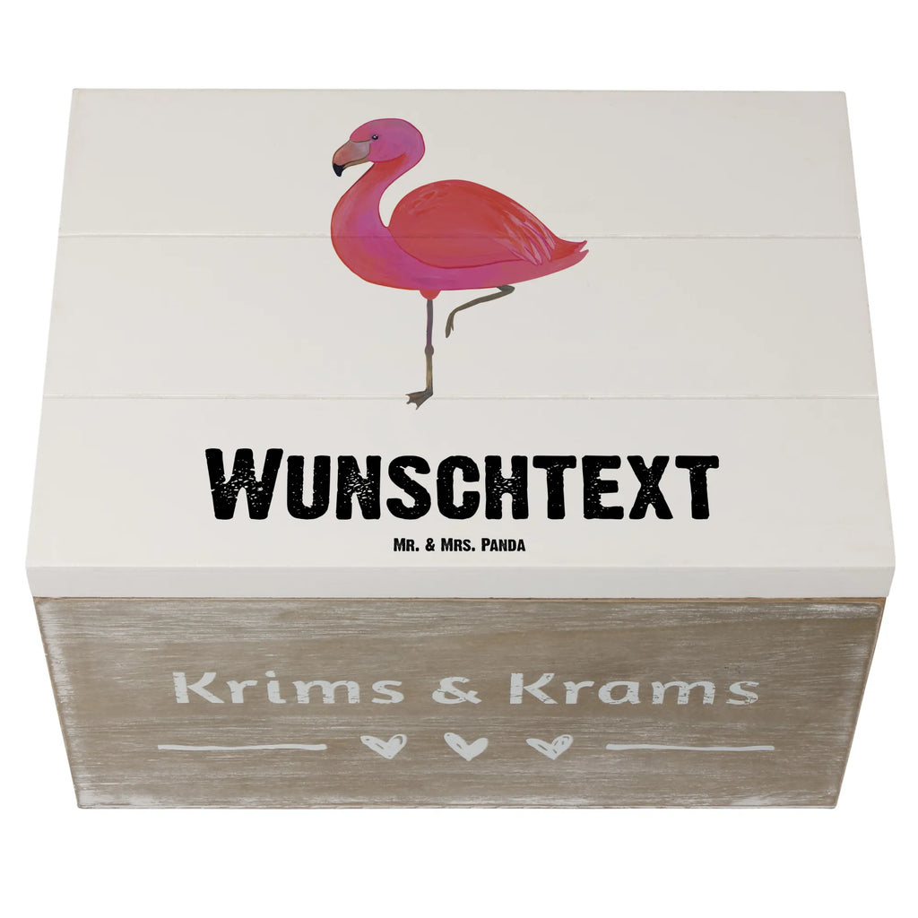 Personalisierte Holzkiste Flamingo Classic Holzkiste mit Namen, Kiste mit Namen, Schatzkiste mit Namen, Truhe mit Namen, Schatulle mit Namen, Erinnerungsbox mit Namen, Erinnerungskiste, mit Namen, Dekokiste mit Namen, Aufbewahrungsbox mit Namen, Holzkiste Personalisiert, Kiste Personalisiert, Schatzkiste Personalisiert, Truhe Personalisiert, Schatulle Personalisiert, Erinnerungsbox Personalisiert, Erinnerungskiste Personalisiert, Dekokiste Personalisiert, Aufbewahrungsbox Personalisiert, Geschenkbox personalisiert, GEschenkdose personalisiert, Flamingo, Einzigartig, Selbstliebe, Stolz, ich, für mich, Spruch, Freundin, Freundinnen, Außenseiter, Sohn, Tochter, Geschwister