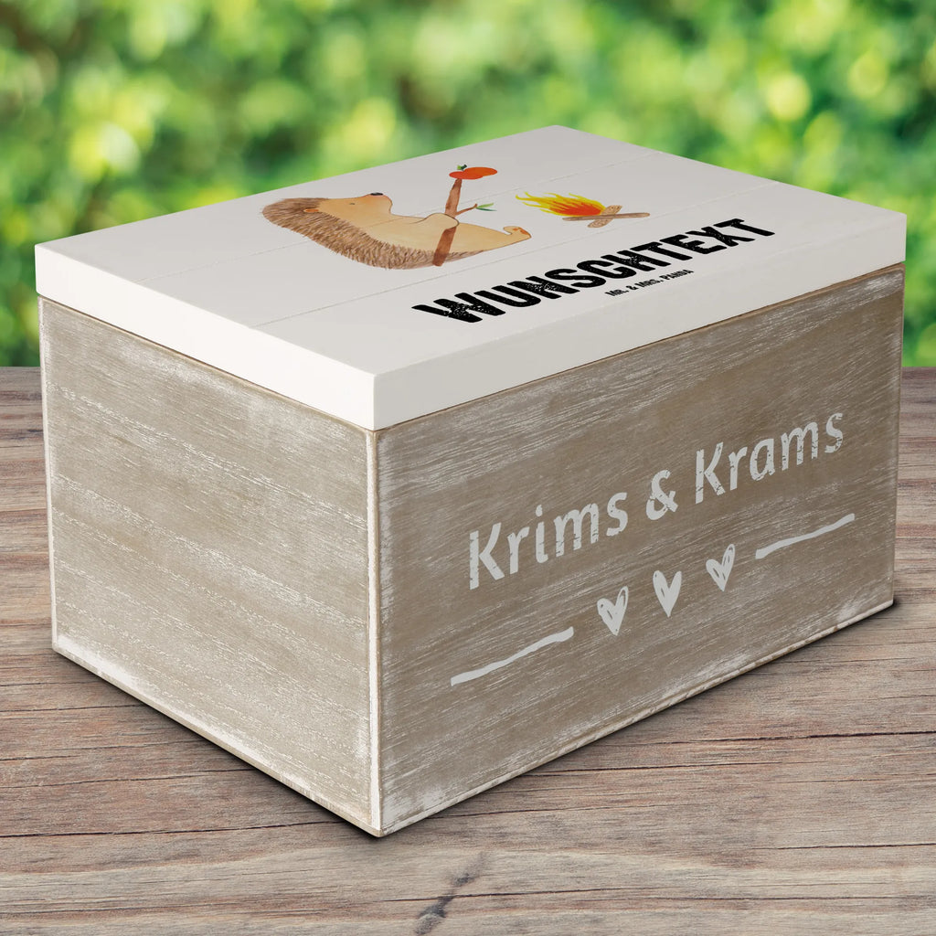 Personalisierte Holzkiste Igel Grillen Holzkiste mit Namen, Kiste mit Namen, Schatzkiste mit Namen, Truhe mit Namen, Schatulle mit Namen, Erinnerungsbox mit Namen, Erinnerungskiste, mit Namen, Dekokiste mit Namen, Aufbewahrungsbox mit Namen, Holzkiste Personalisiert, Kiste Personalisiert, Schatzkiste Personalisiert, Truhe Personalisiert, Schatulle Personalisiert, Erinnerungsbox Personalisiert, Erinnerungskiste Personalisiert, Dekokiste Personalisiert, Aufbewahrungsbox Personalisiert, Geschenkbox personalisiert, GEschenkdose personalisiert, Tiermotive, Gute Laune, lustige Sprüche, Tiere, Igel, Grillen, Ziele, Motivation, arbeitslos, Sinn des Lebens, Spruch