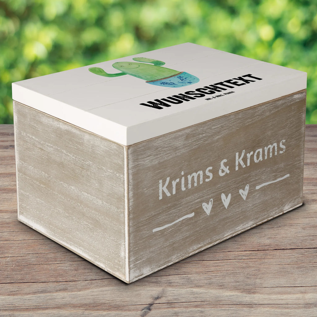 Personalisierte Holzkiste Kaktus Happy Holzkiste mit Namen, Kiste mit Namen, Schatzkiste mit Namen, Truhe mit Namen, Schatulle mit Namen, Erinnerungsbox mit Namen, Erinnerungskiste, mit Namen, Dekokiste mit Namen, Aufbewahrungsbox mit Namen, Holzkiste Personalisiert, Kiste Personalisiert, Schatzkiste Personalisiert, Truhe Personalisiert, Schatulle Personalisiert, Erinnerungsbox Personalisiert, Erinnerungskiste Personalisiert, Dekokiste Personalisiert, Aufbewahrungsbox Personalisiert, Geschenkbox personalisiert, GEschenkdose personalisiert, Kaktus, Kakteen, Motivation, Spruch, lustig, Kindersicherung, Neustart, Büro, Büroalltag, Kollege, Kollegin, Freundin, Mutter, Familie, Ausbildung