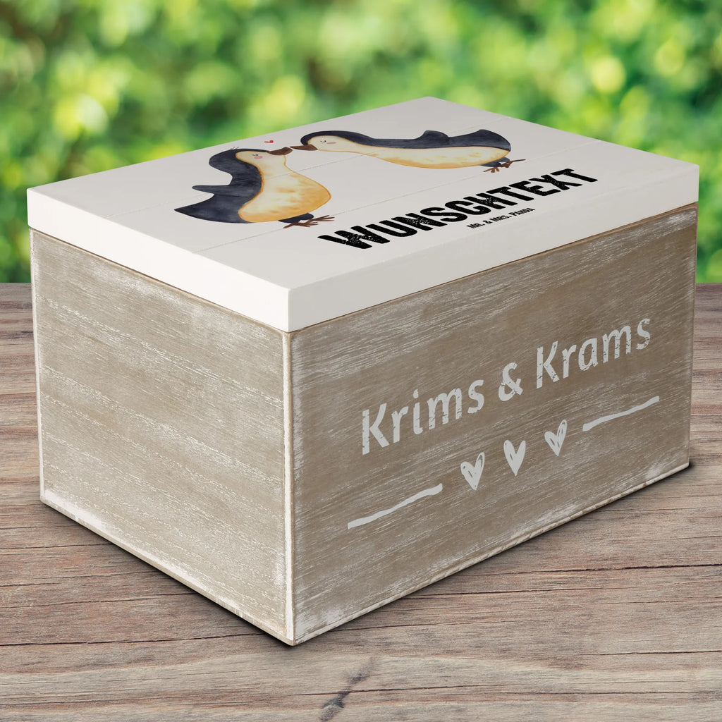 Personalisierte Holzkiste Pinguin Liebe Holzkiste mit Namen, Kiste mit Namen, Schatzkiste mit Namen, Truhe mit Namen, Schatulle mit Namen, Erinnerungsbox mit Namen, Erinnerungskiste, mit Namen, Dekokiste mit Namen, Aufbewahrungsbox mit Namen, Holzkiste Personalisiert, Kiste Personalisiert, Schatzkiste Personalisiert, Truhe Personalisiert, Schatulle Personalisiert, Erinnerungsbox Personalisiert, Erinnerungskiste Personalisiert, Dekokiste Personalisiert, Aufbewahrungsbox Personalisiert, Geschenkbox personalisiert, GEschenkdose personalisiert, Liebe, Partner, Freund, Freundin, Ehemann, Ehefrau, Heiraten, Verlobung, Heiratsantrag, Liebesgeschenk, Jahrestag, Hocheitstag, Pinguin, Pinguine, Pinguin Paar, Pinguinpaar, Pinguin Liebe, Paar, Pärchen. Liebespaar, Liebesbeweis, Liebesspruch, Hochzeitstag, Geschenk Freund, Geschenk Freundin, Verlobte, Verlobter, Love, Geschenk Hochzeitstag, Geschenkidee, Hochzeit, Gastgeschenk