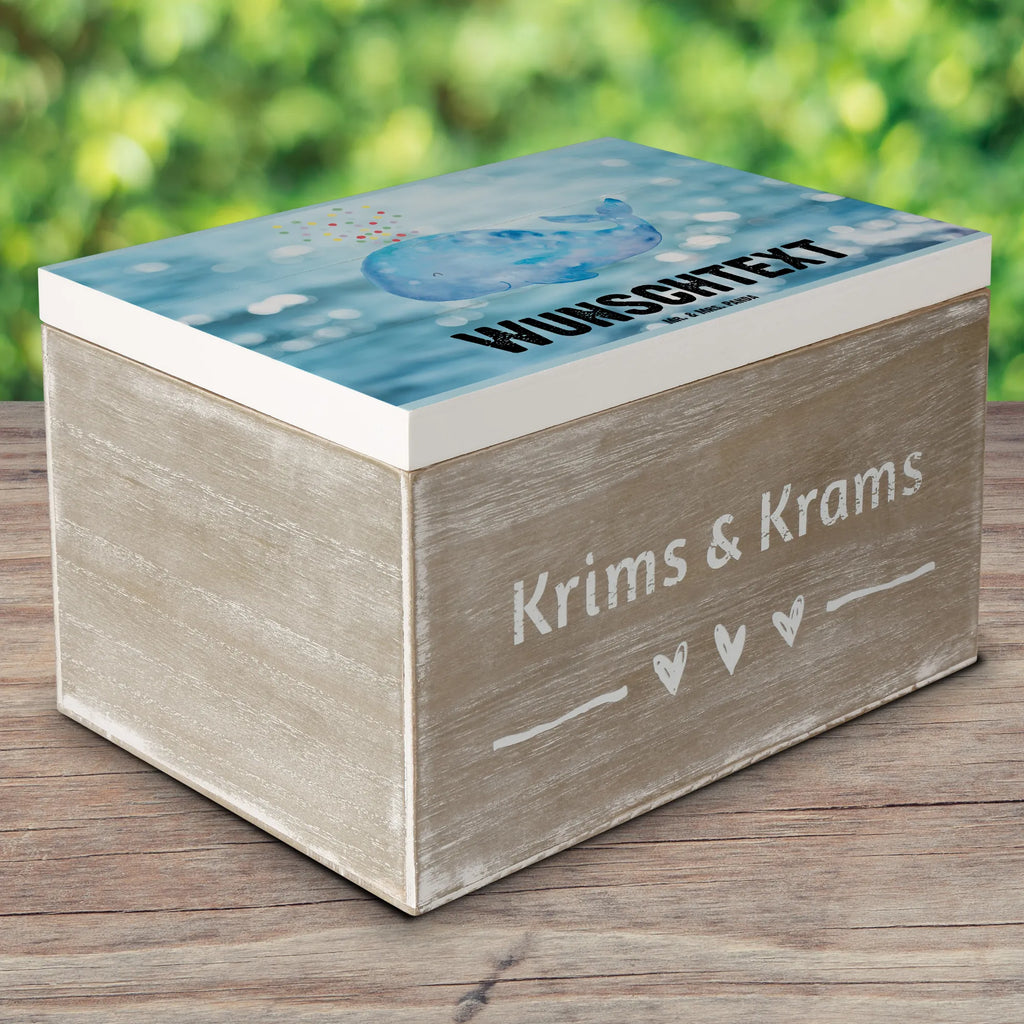 Personalisierte Holzkiste Wal Konfetti Holzkiste mit Namen, Kiste mit Namen, Schatzkiste mit Namen, Truhe mit Namen, Schatulle mit Namen, Erinnerungsbox mit Namen, Erinnerungskiste, mit Namen, Dekokiste mit Namen, Aufbewahrungsbox mit Namen, Holzkiste Personalisiert, Kiste Personalisiert, Schatzkiste Personalisiert, Truhe Personalisiert, Schatulle Personalisiert, Erinnerungsbox Personalisiert, Erinnerungskiste Personalisiert, Dekokiste Personalisiert, Aufbewahrungsbox Personalisiert, Geschenkbox personalisiert, GEschenkdose personalisiert, Meerestiere, Meer, Urlaub, Wal, Konfetti, Wale, Motivation, Neuanfang, Trennung, Diät, Abnehmen, Neustart, Lebensabschnitt, Geburtstag